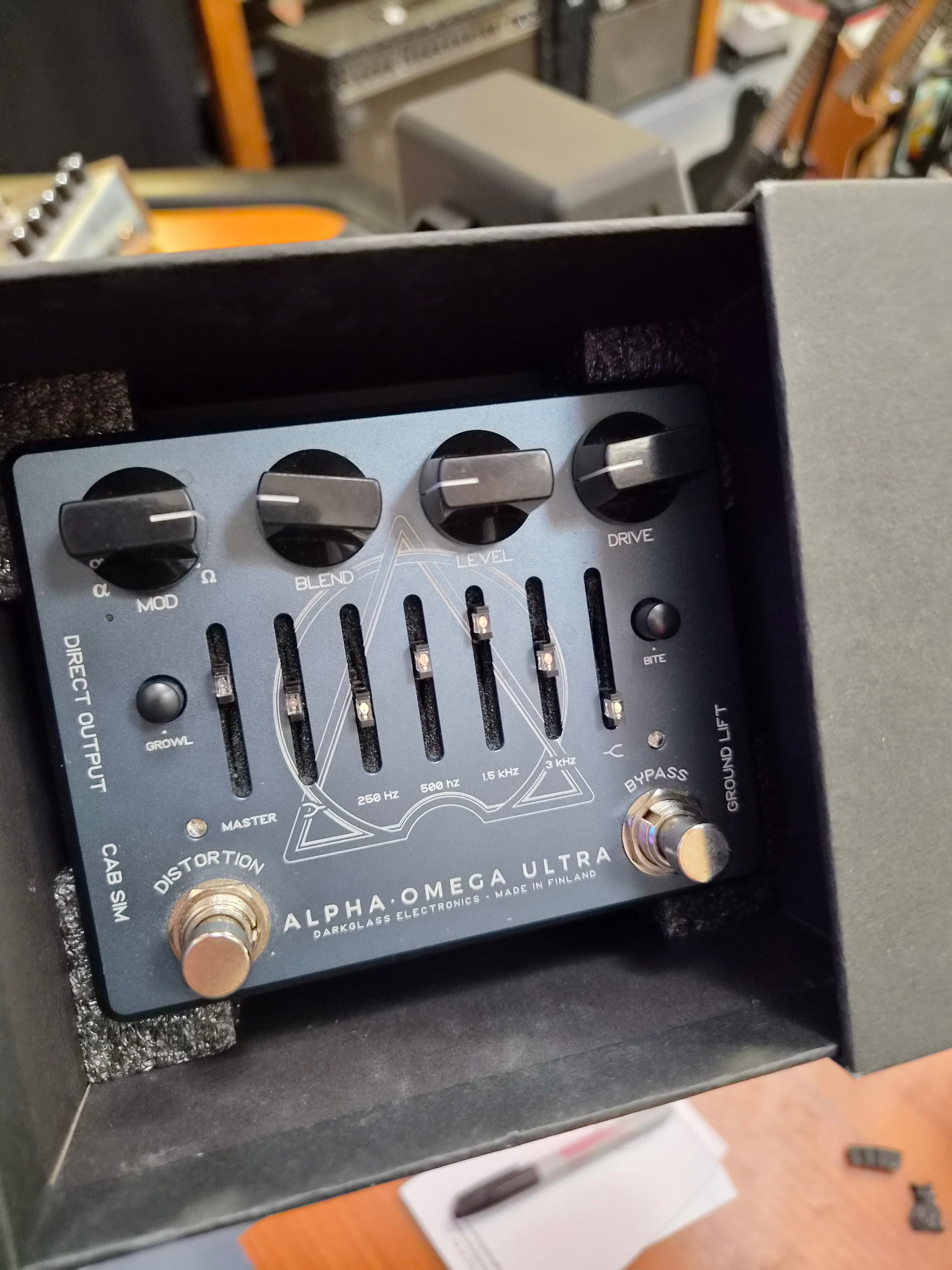 Darkglass Alpha Omega Ultra V2 – Tonefest Guitar Gallery