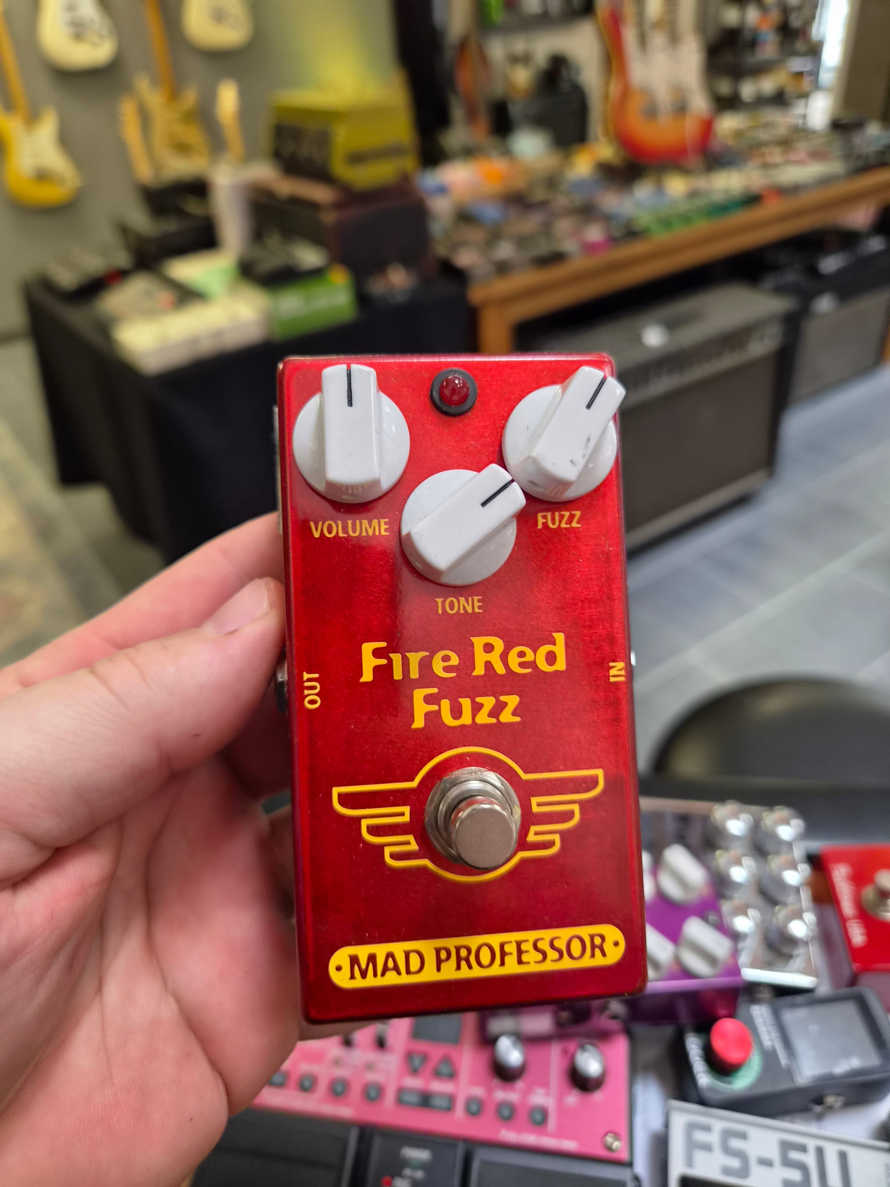 Mad Professor Fire Red Fuzz HW ハンドワイヤード MAD PROFESSOR Fire Red Fuzzの使用レビュー！使いやすいオーガニック