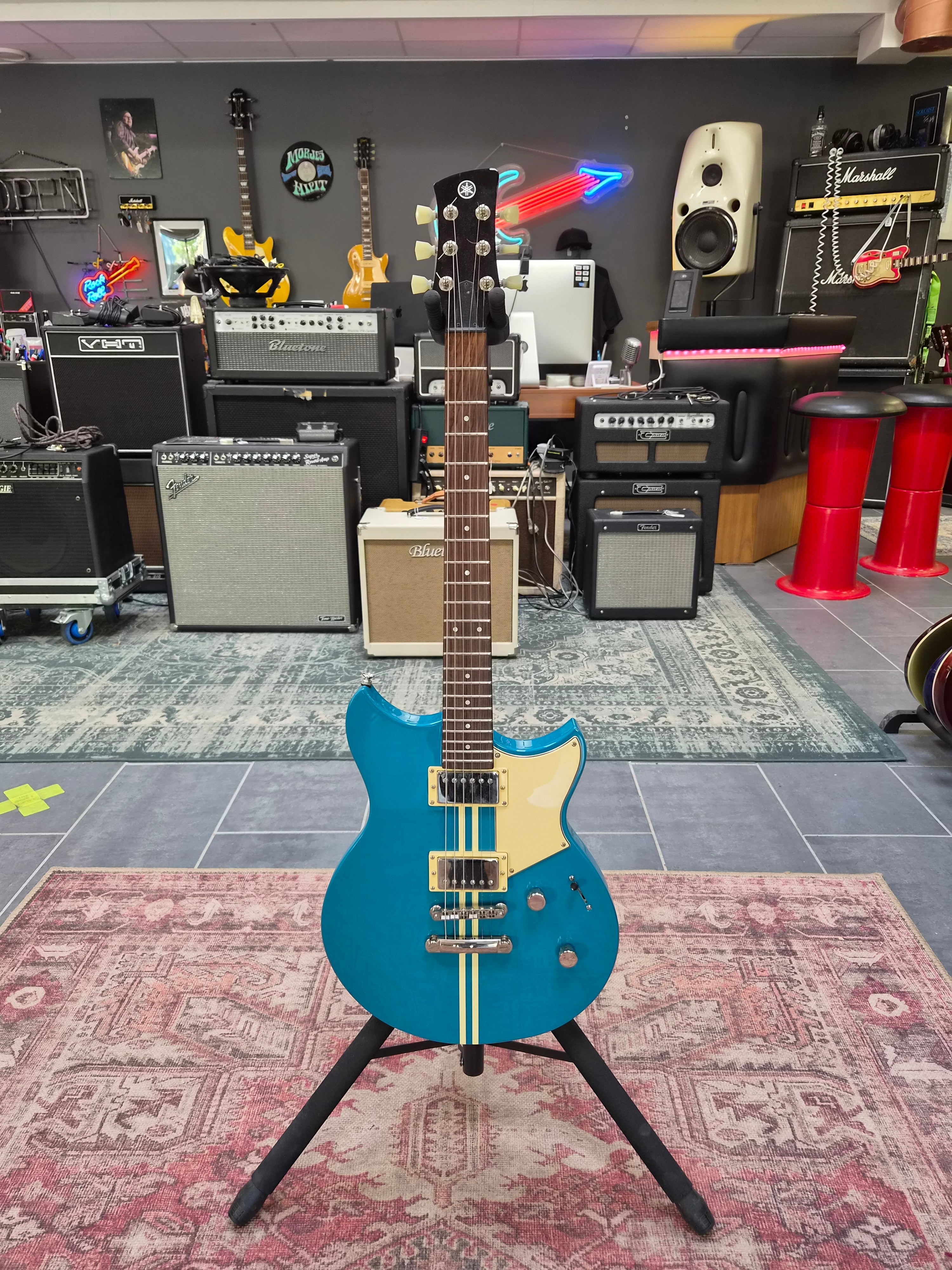 Yamaha Revstar RSE20 Swift Blue – Tonefest Guitar Gallery