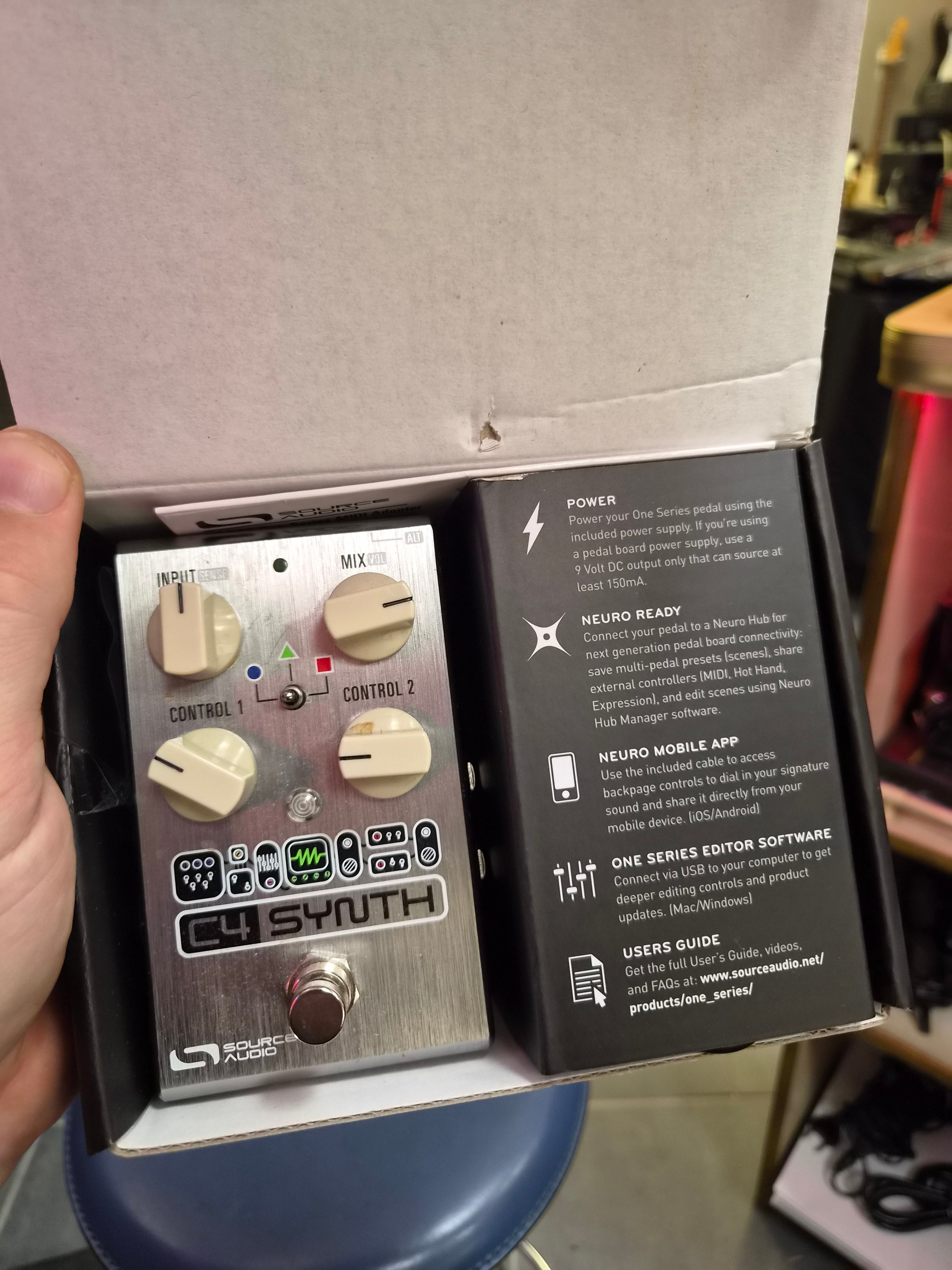 Source Audio C4 Synth w/ Midi Adapter and cable – Tonefest Guitar