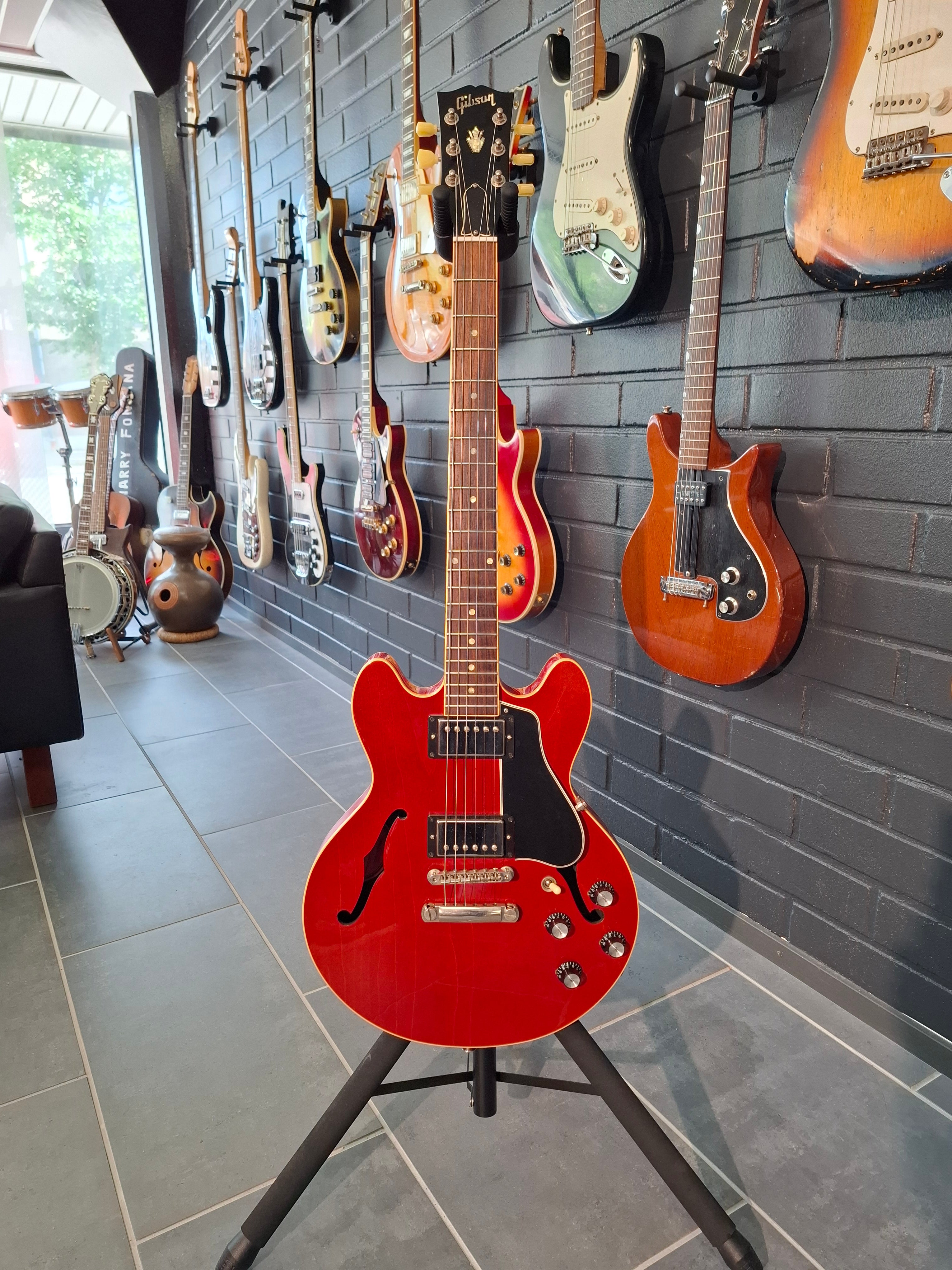 Gibson Memphis ES-339 Cherry 2014 – Tonefest Guitar Gallery