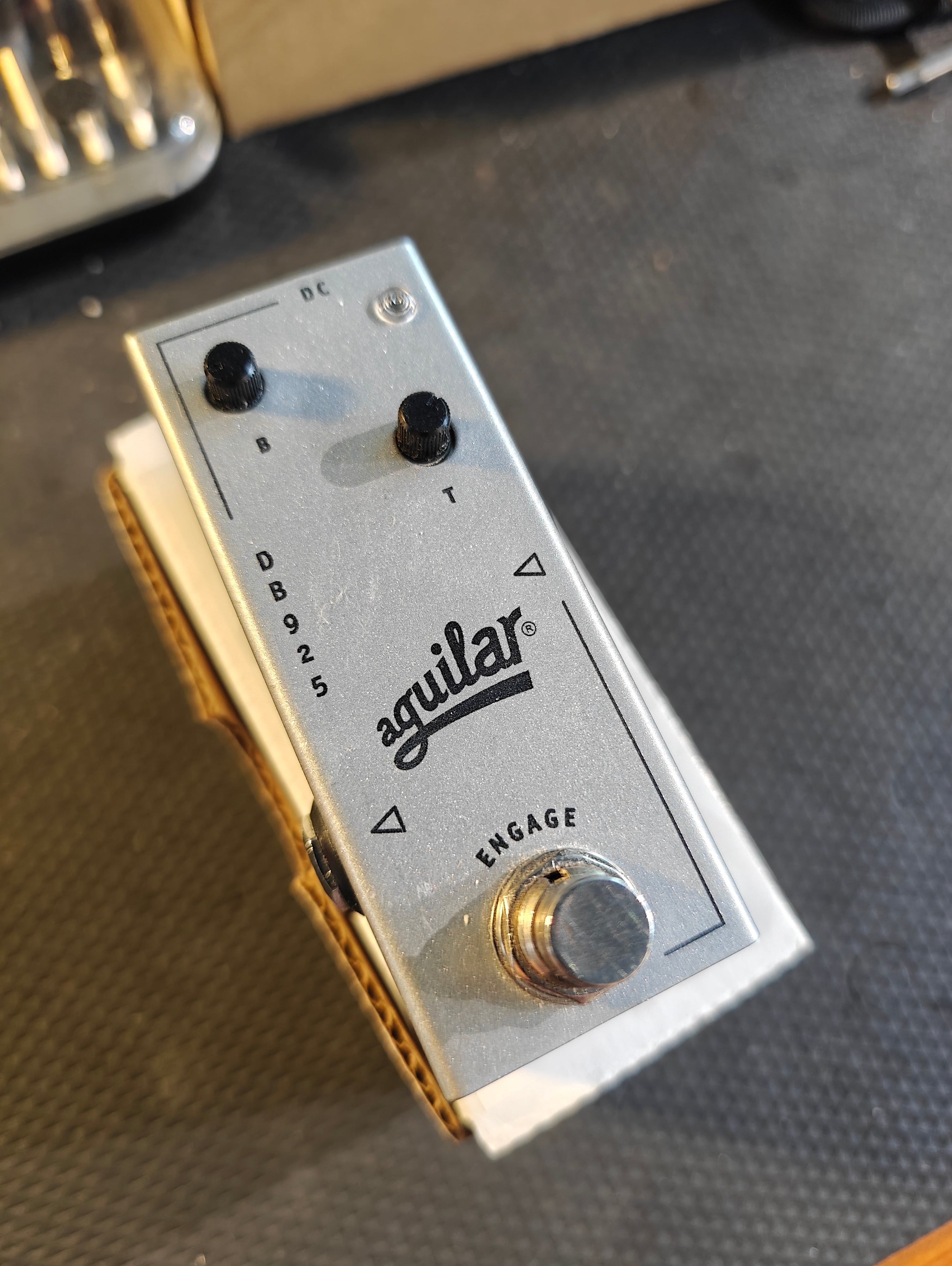 aguilar bass preamp pedal Aguilar DB 925 Bass Preamp – Tonefest Guitar Gallery