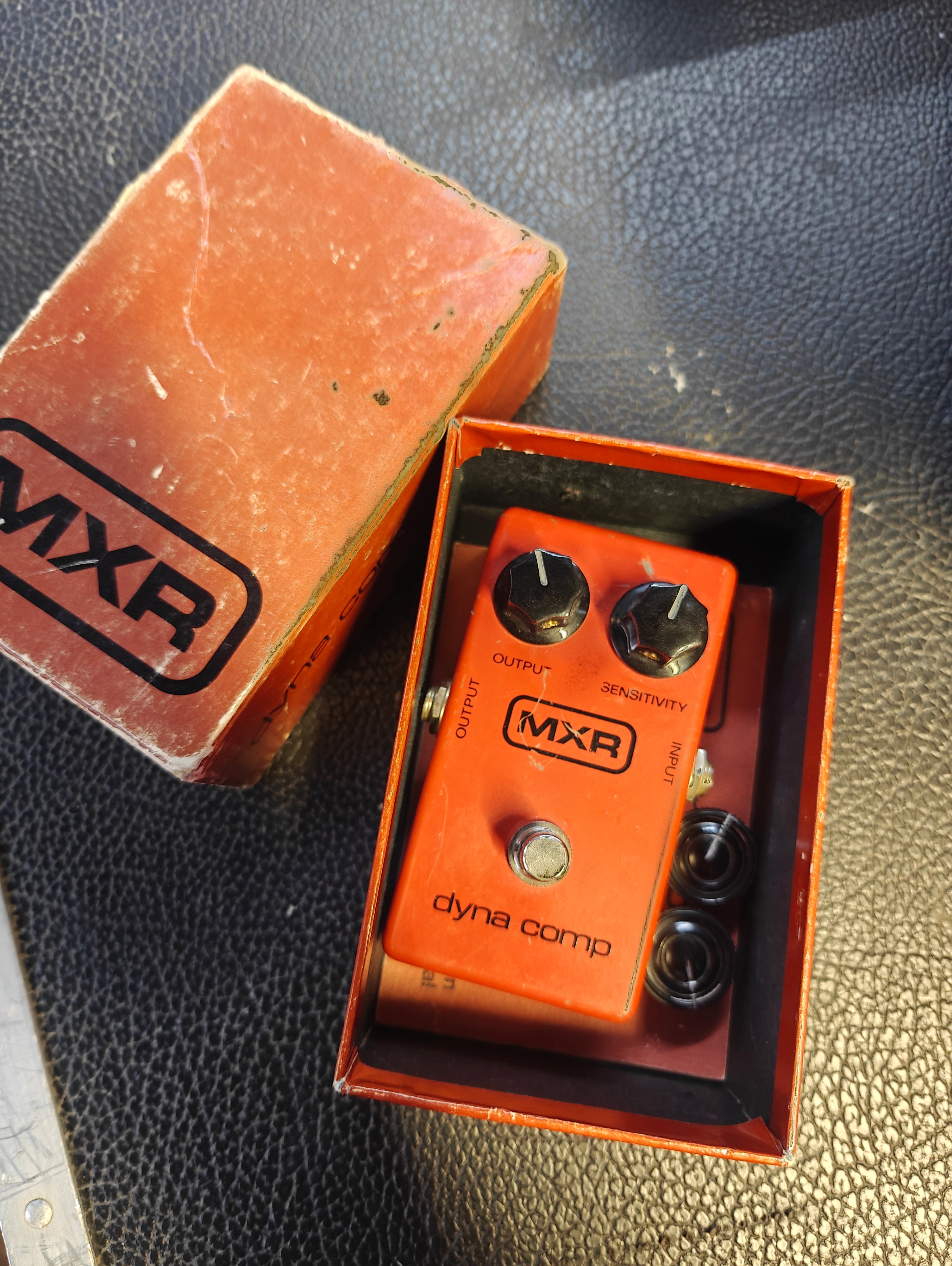 ＭＸＲ　　ＤＹＮＡ　ＣＯＭＰ　（１９７９） MXR Dynacomp 1979 – Tonefest Guitar Gallery