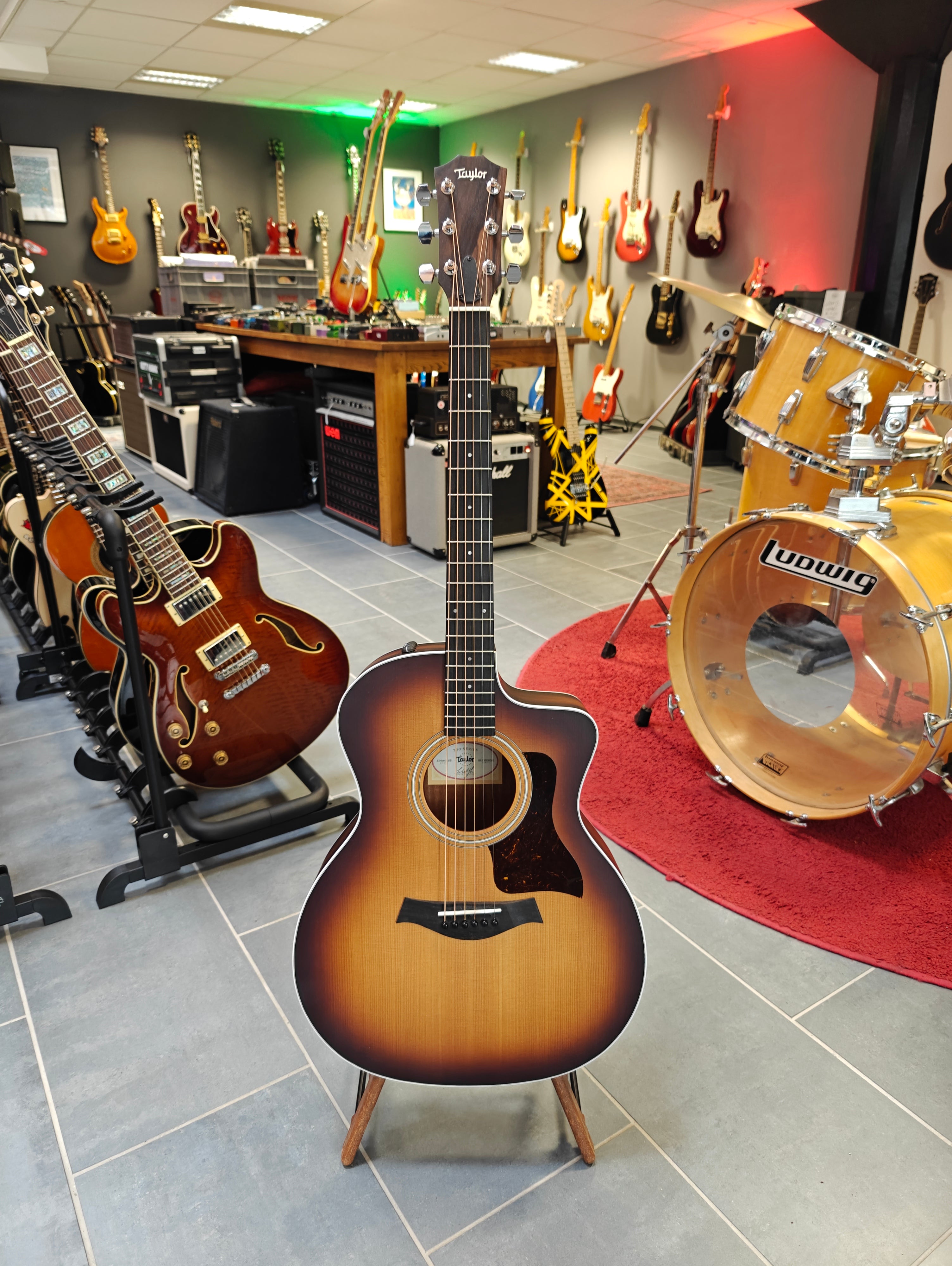 テイラー 214ce K SB – Tonefest Guitar Gallery