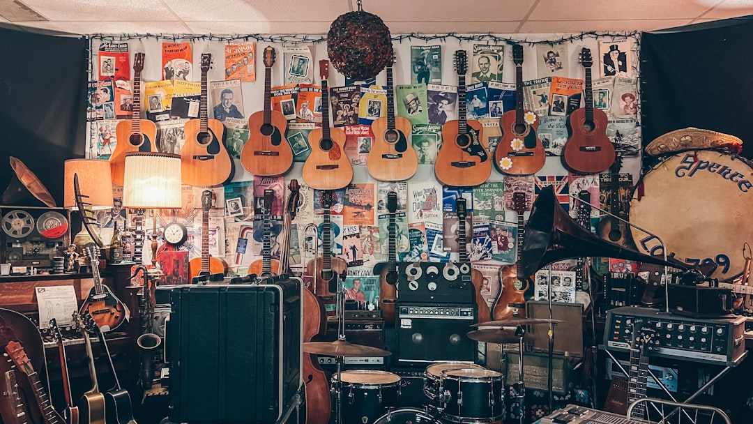 Vintage Guitars Price and Buying Guide 2025