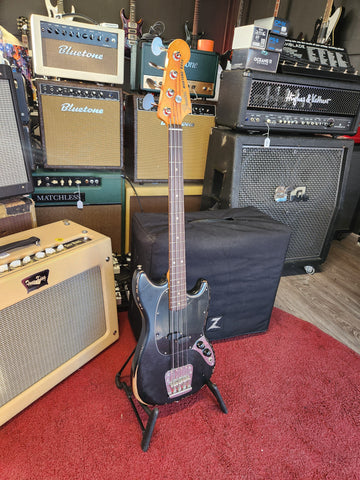 Fender Mustang JMJ Bass Road Worn 2023