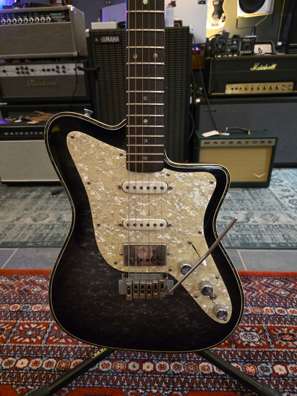 Flying Finn I HSS w/ Wilkinson Tremolo