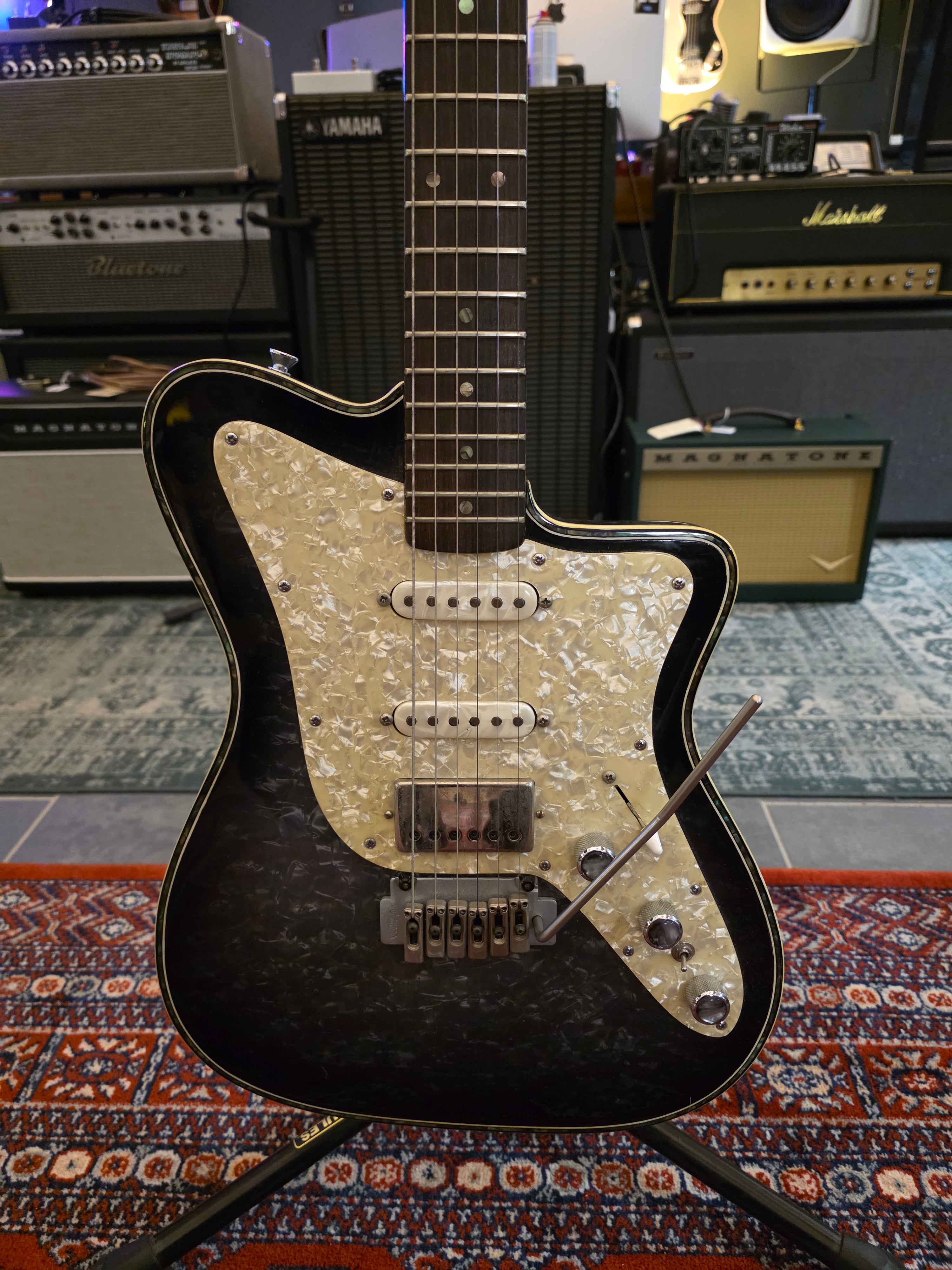 Flying Finn I HSS w/ Wilkinson Tremolo