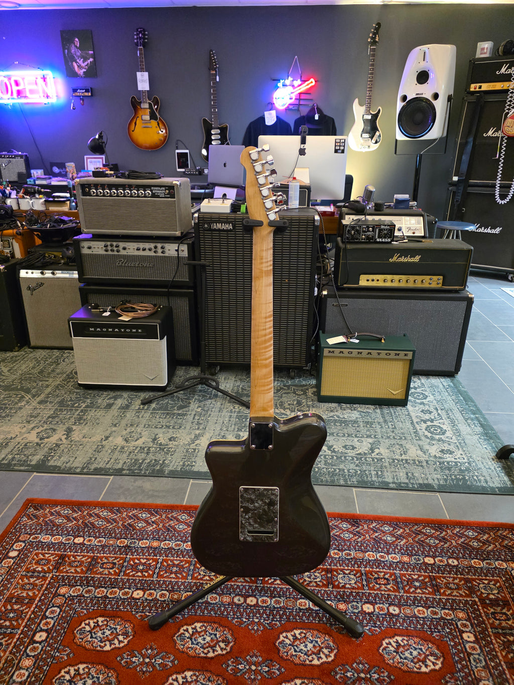Flying Finn I HSS w/ Wilkinson Tremolo