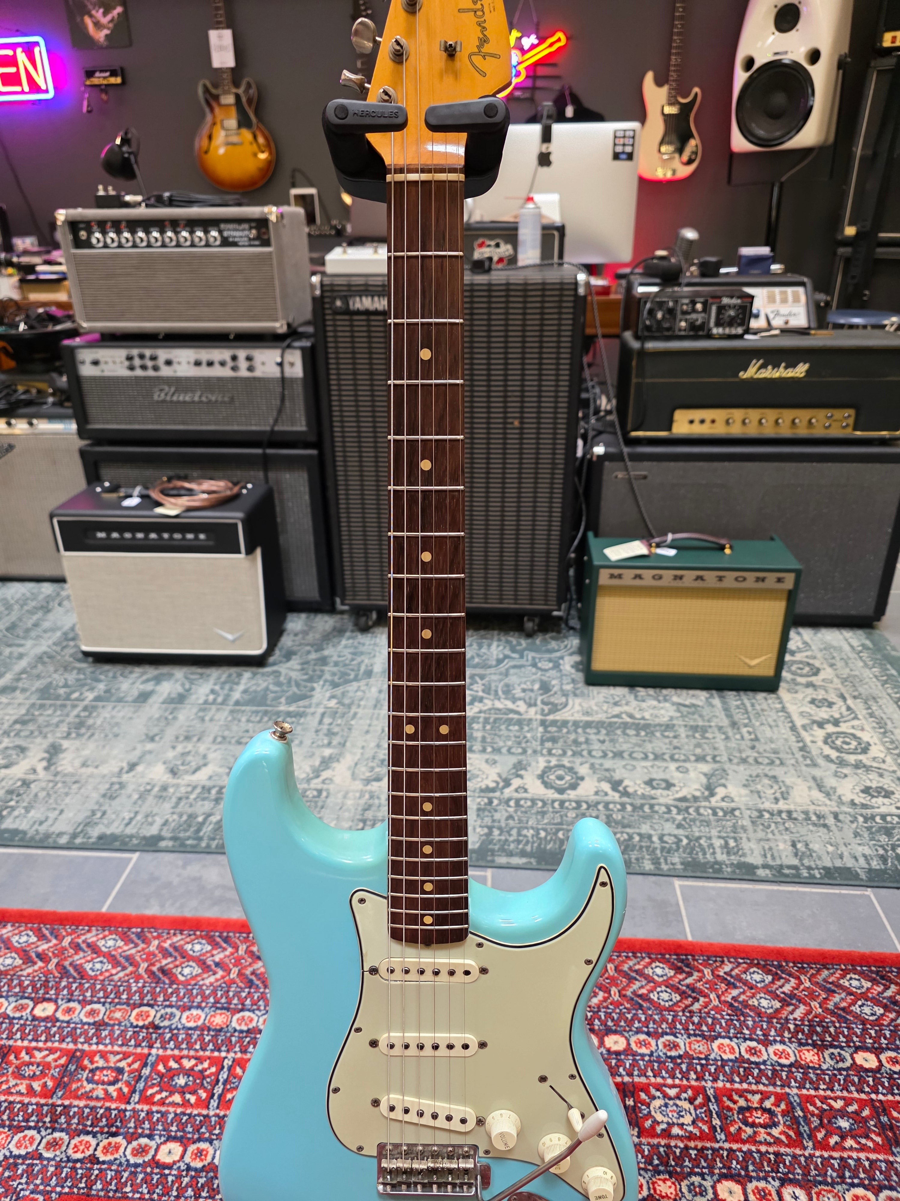 Fender Stratocaster 1964 Pre-CBS Refin Daphne Blue