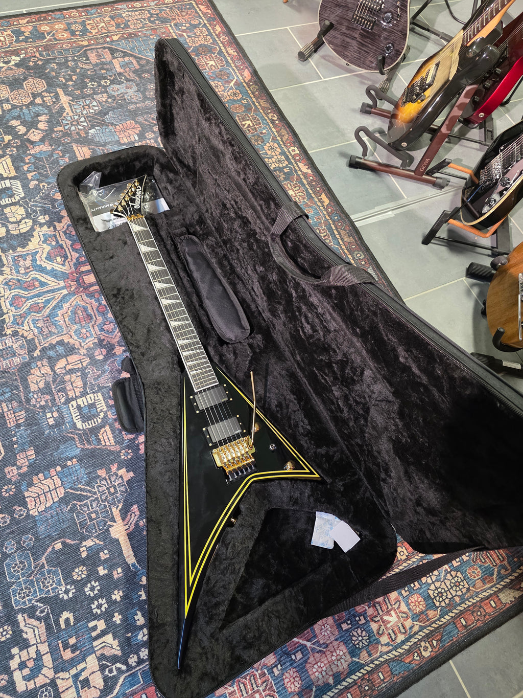 Jackson MJ Series Rhoads RR24MG BK