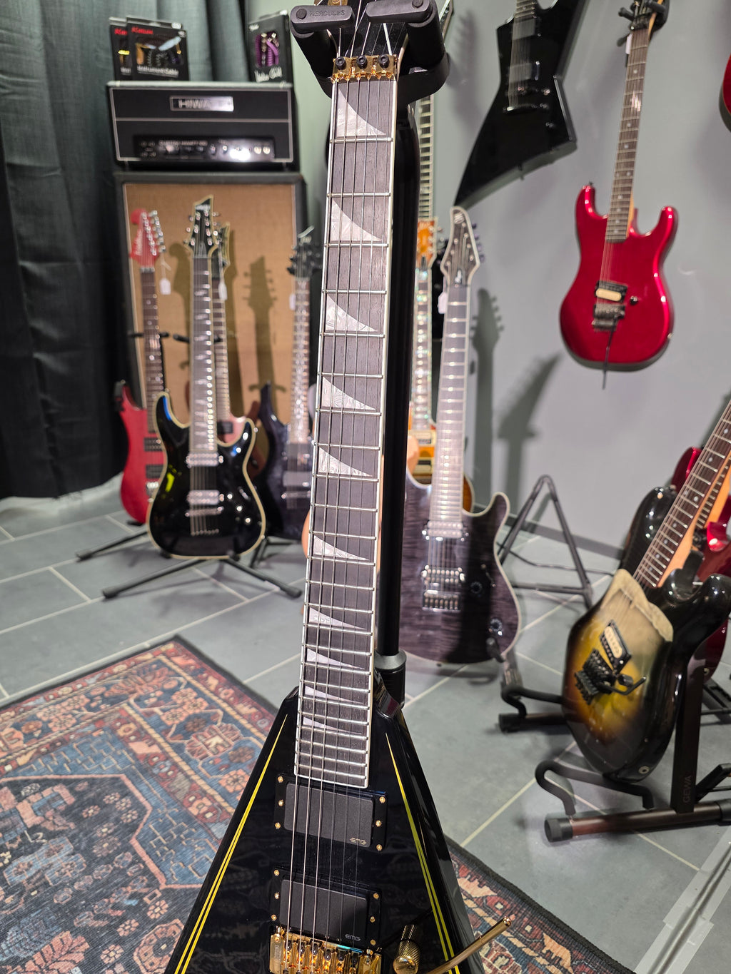 Jackson MJ Series Rhoads RR24MG BK