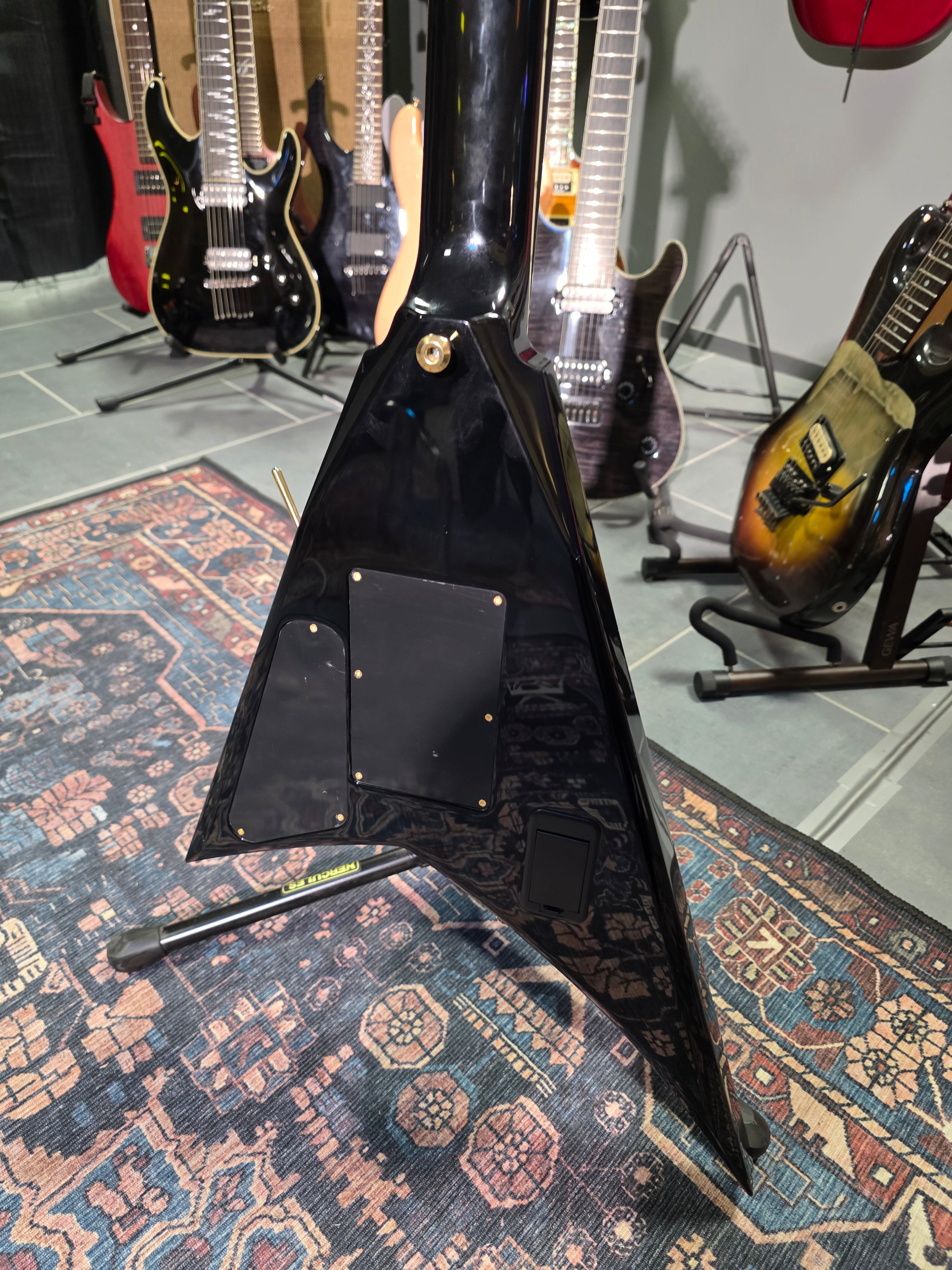 Jackson MJ Series Rhoads RR24MG BK