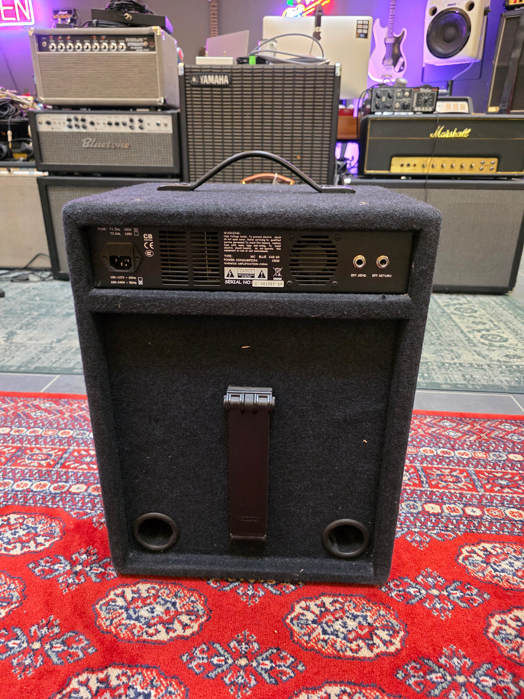 Warwick Blue Cab 60