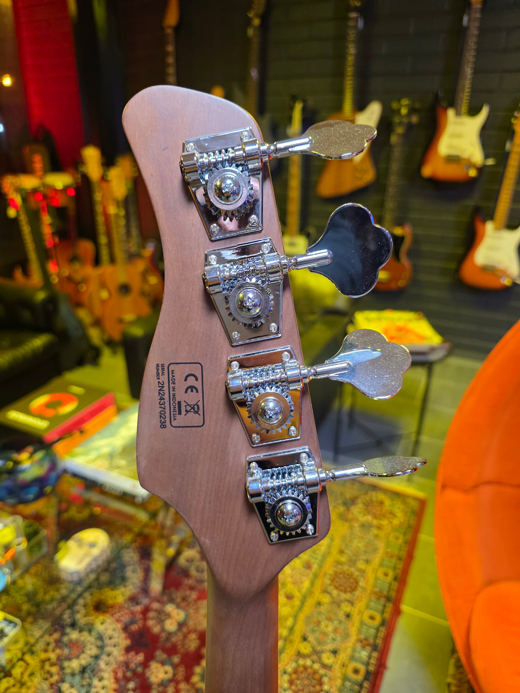 Sire Marcus Miller V8-4 Tobacco Sunburst