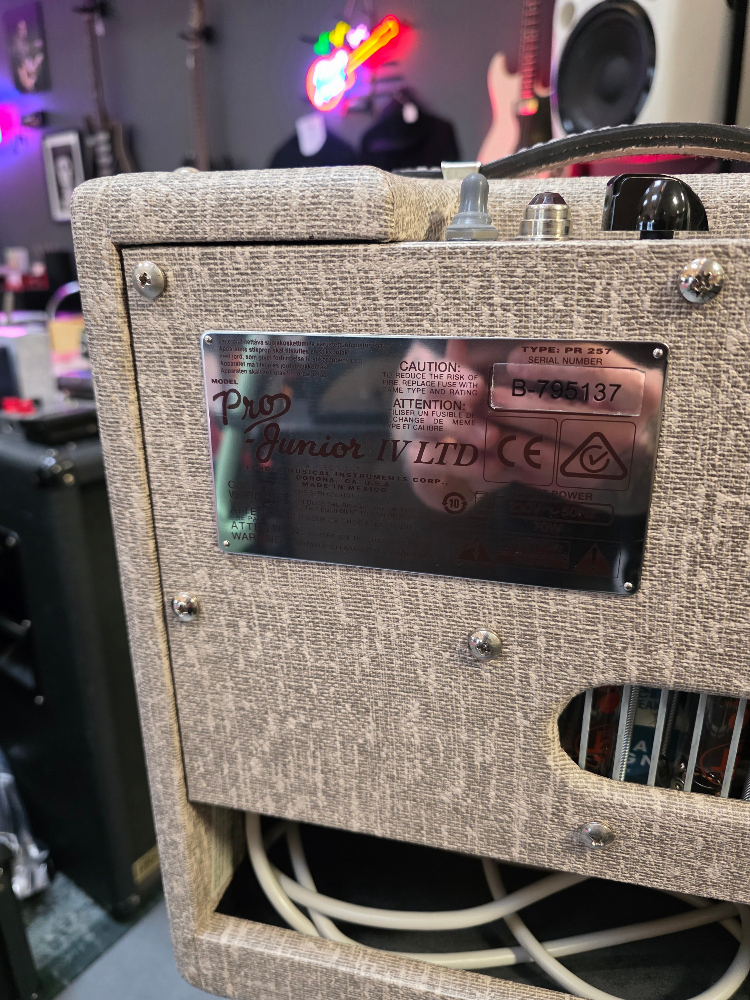 Fender Pro-Junior IV LTD Fawn