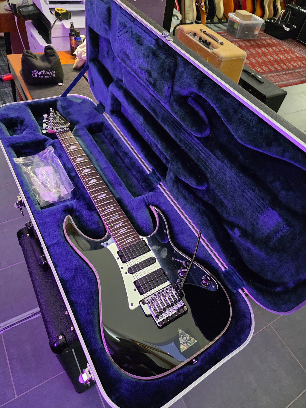 Ibanez UV777P