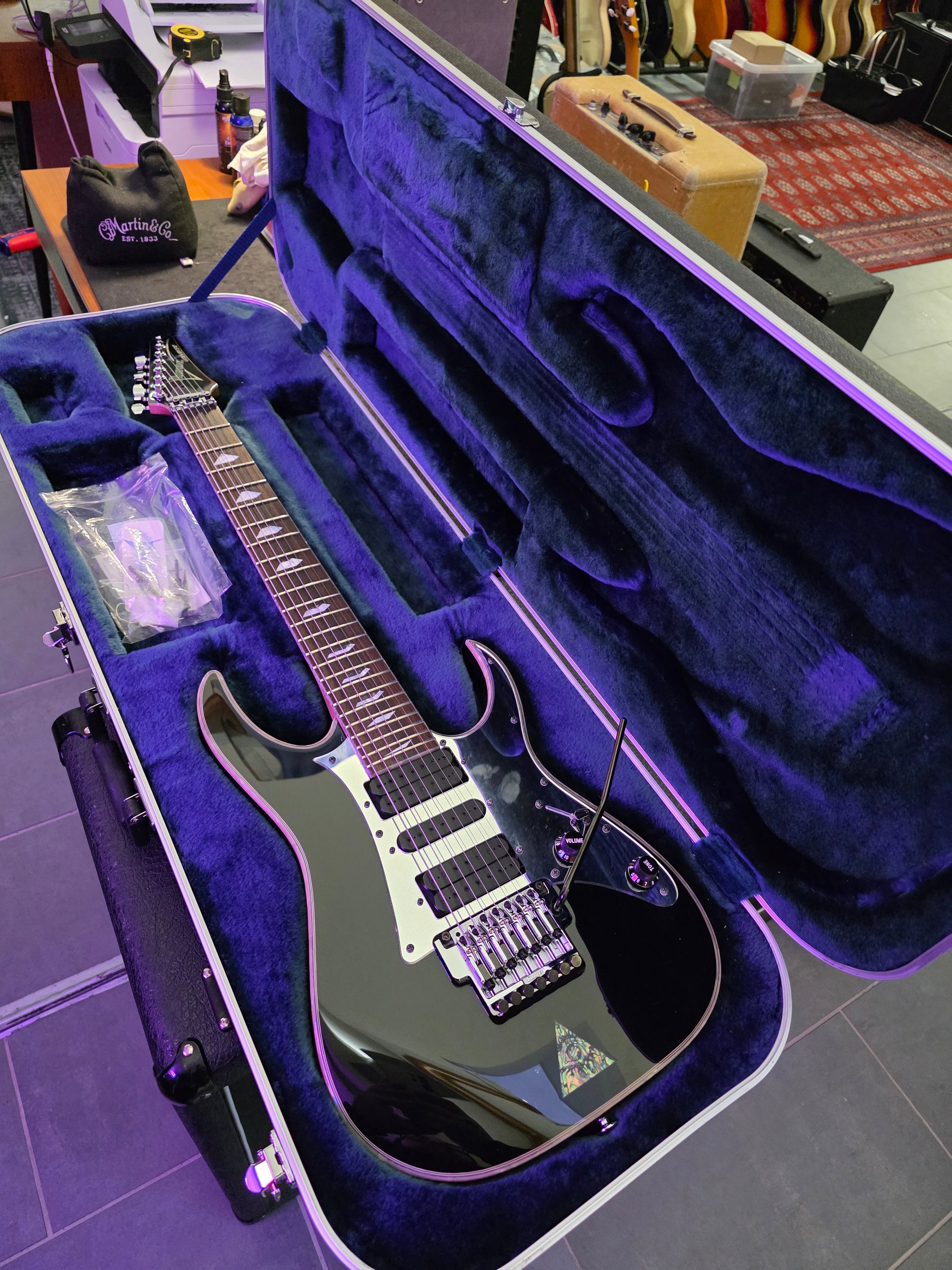 Ibanez UV777P