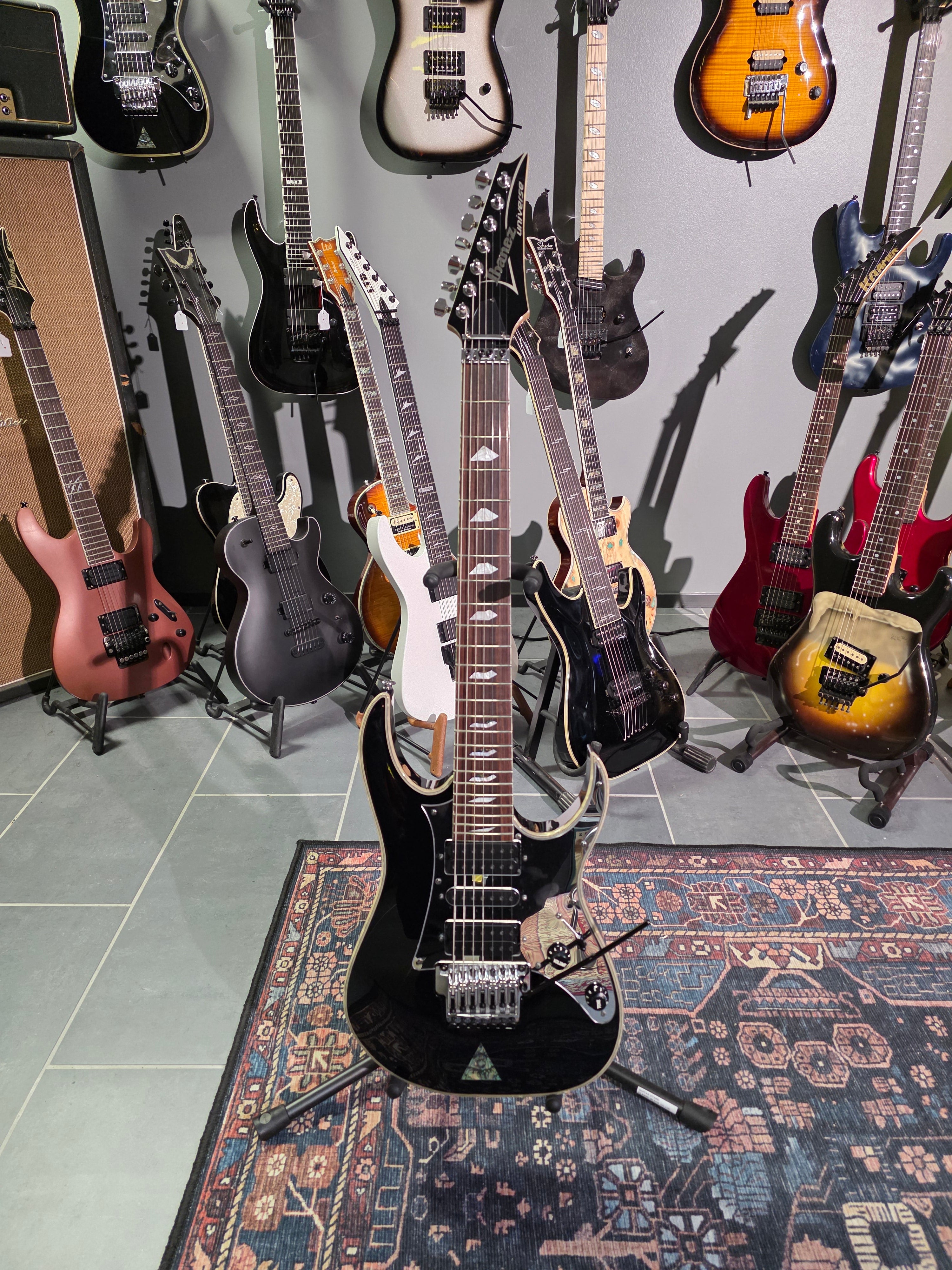 Ibanez UV777P