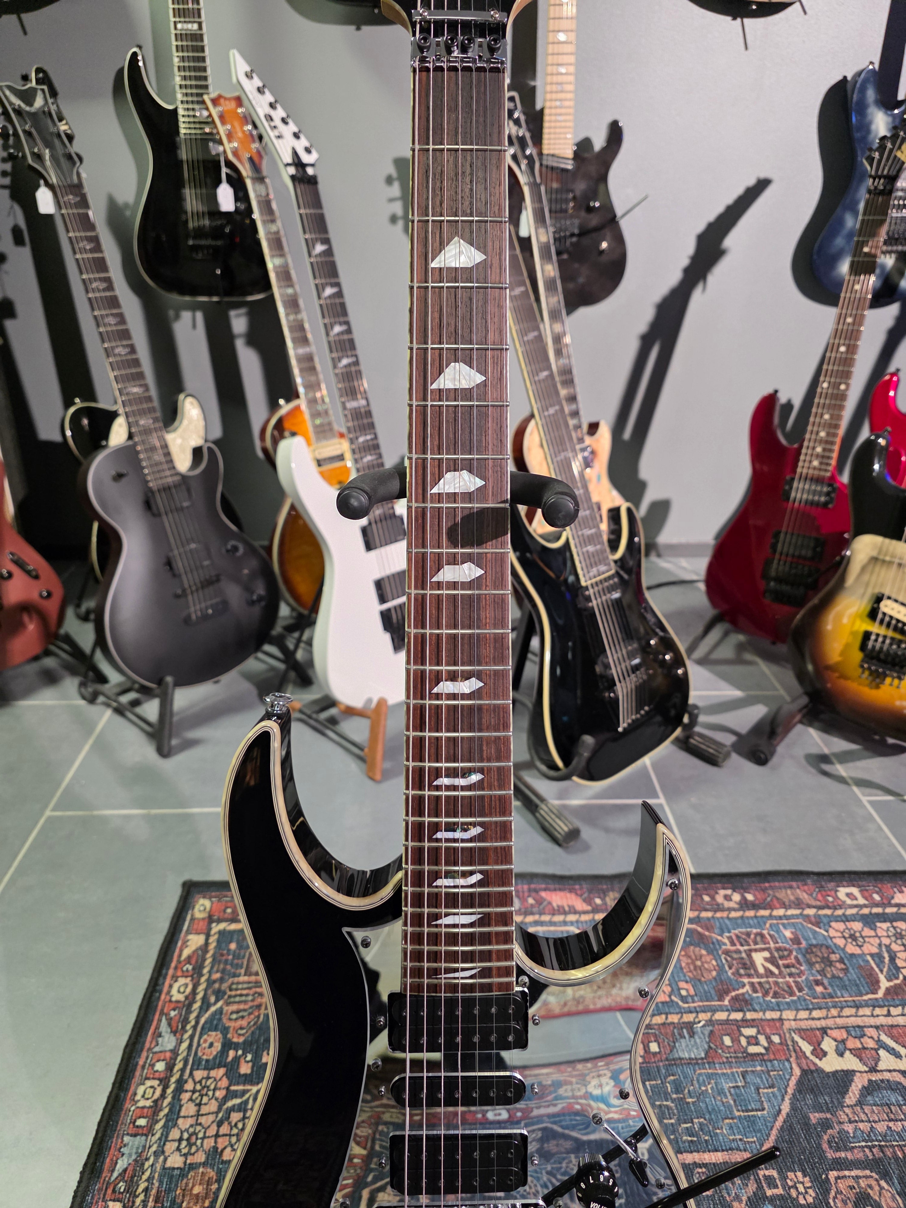 Ibanez UV777P