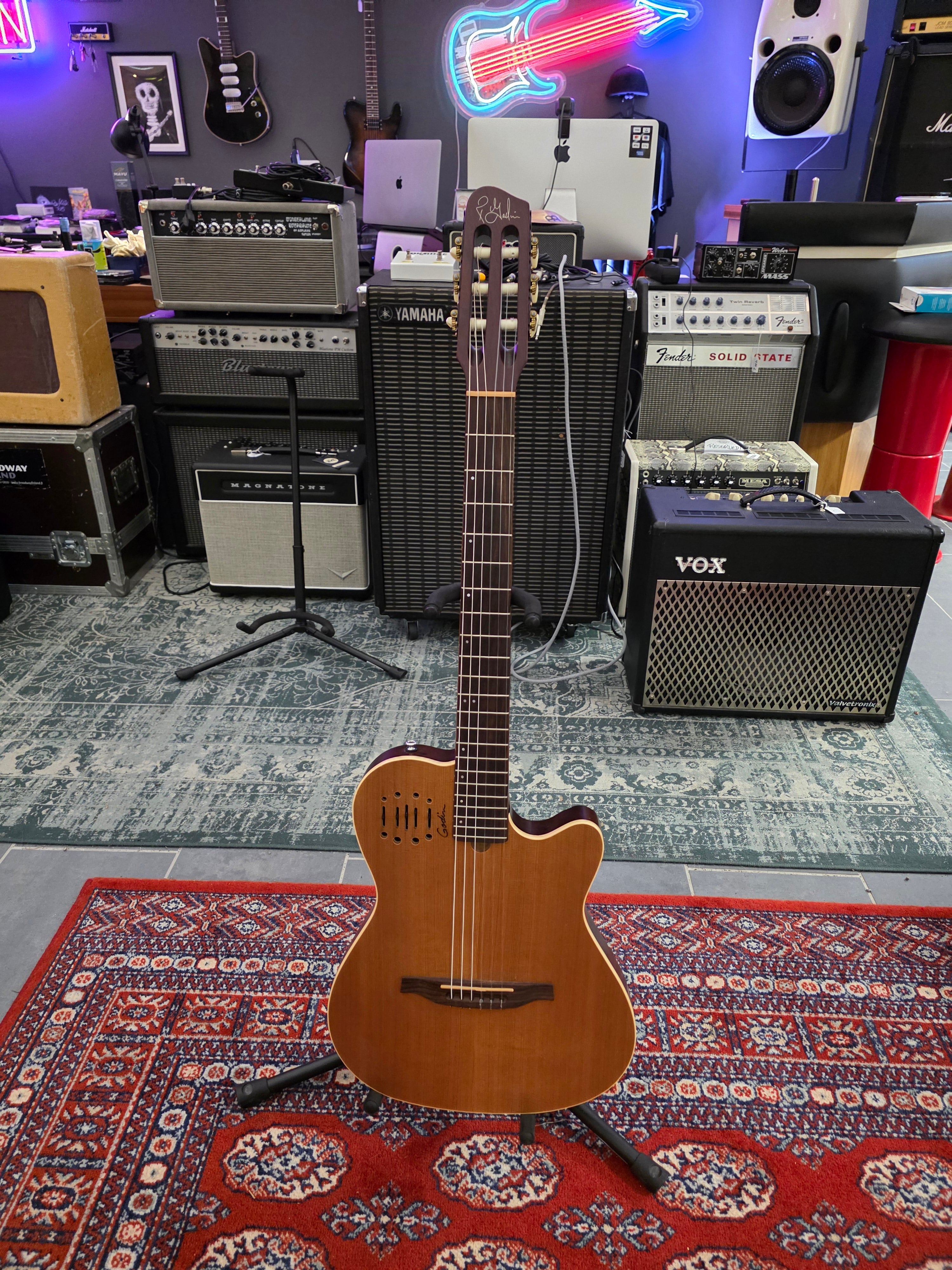 Godin Multiac Nylon Encore