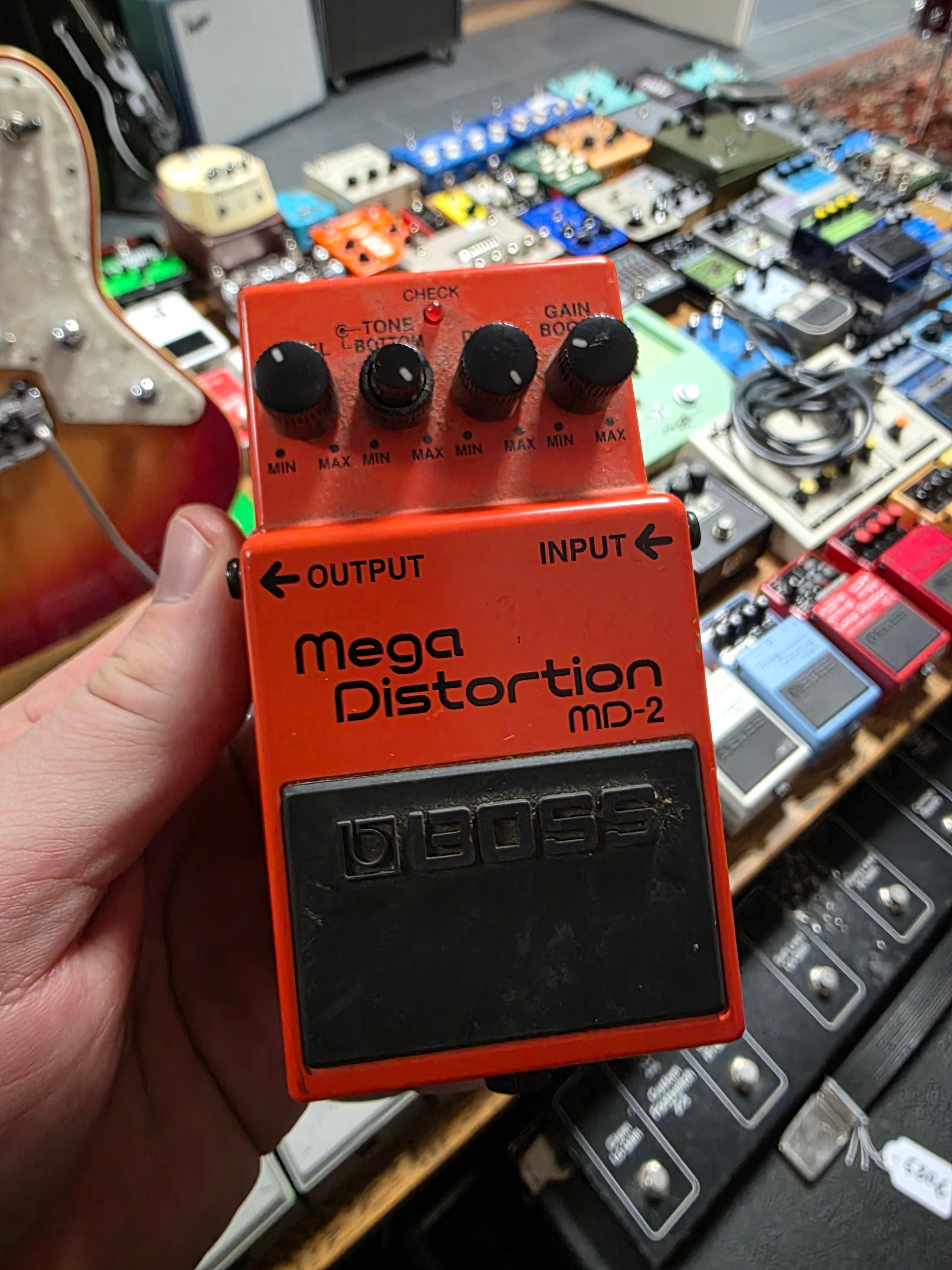 Boss Mega Distortion MD-2