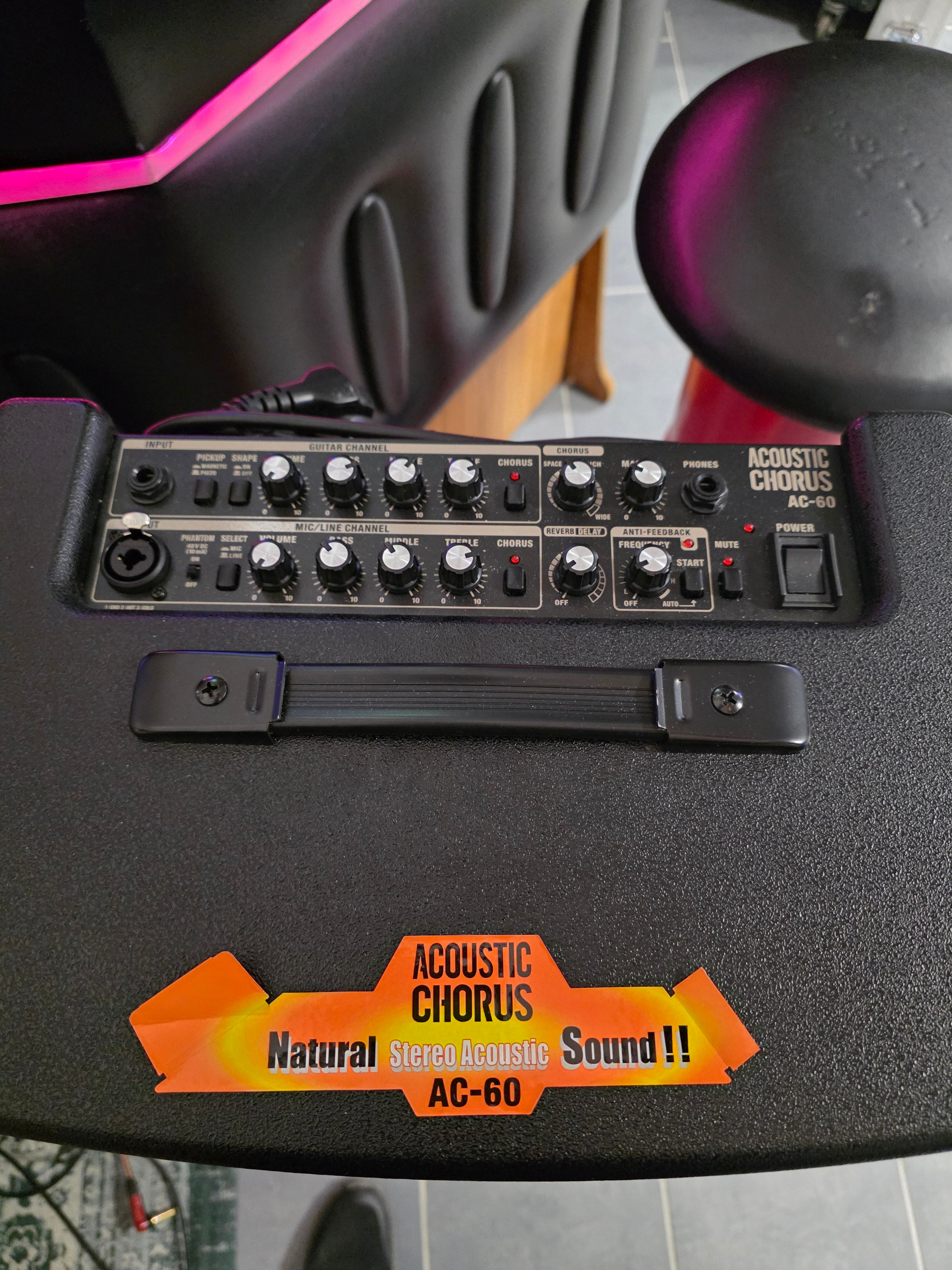 Roland Acoustic Chorus AC-60