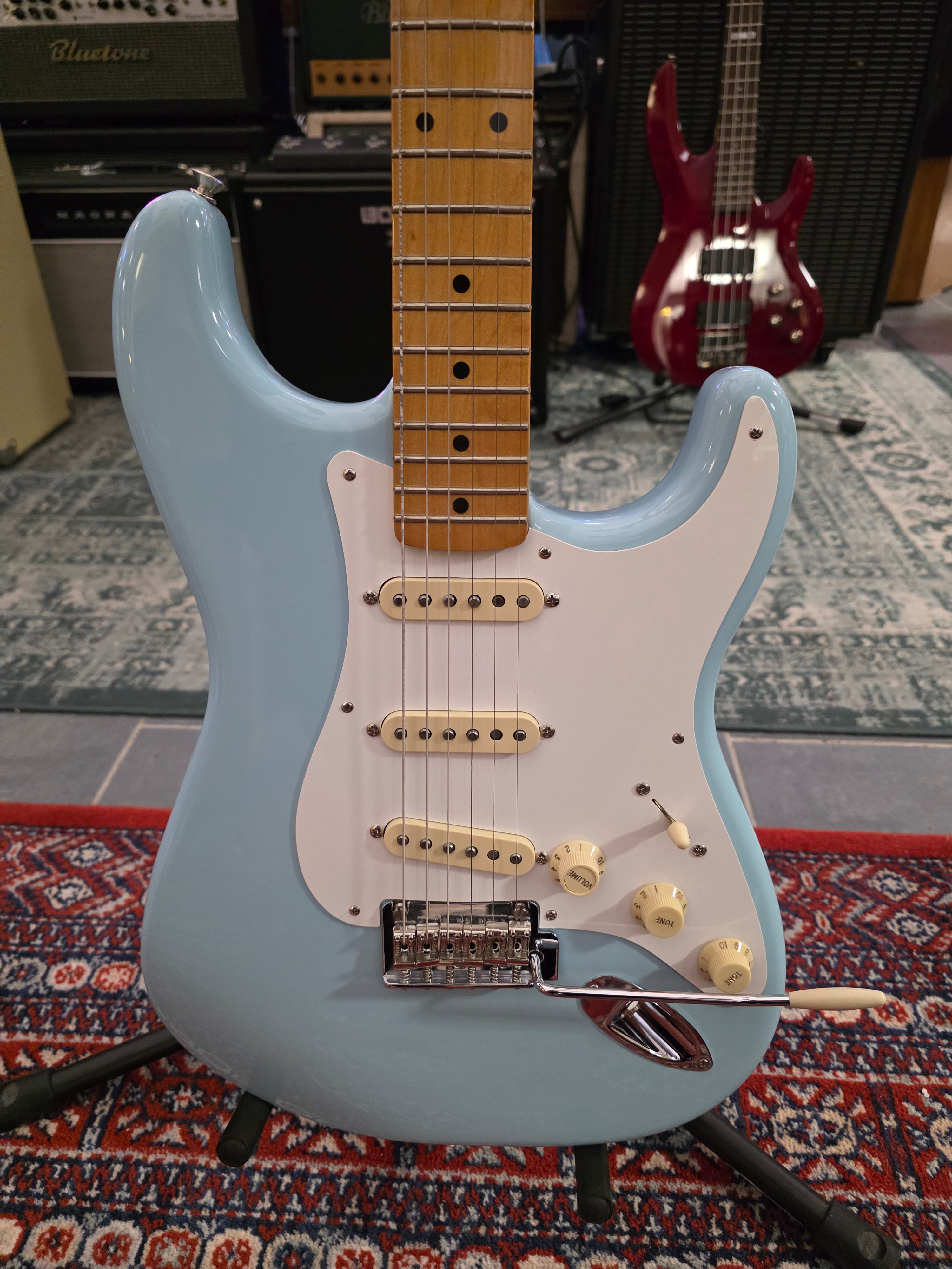Fender Vintera 50s Strat Mod Daphne Blue
