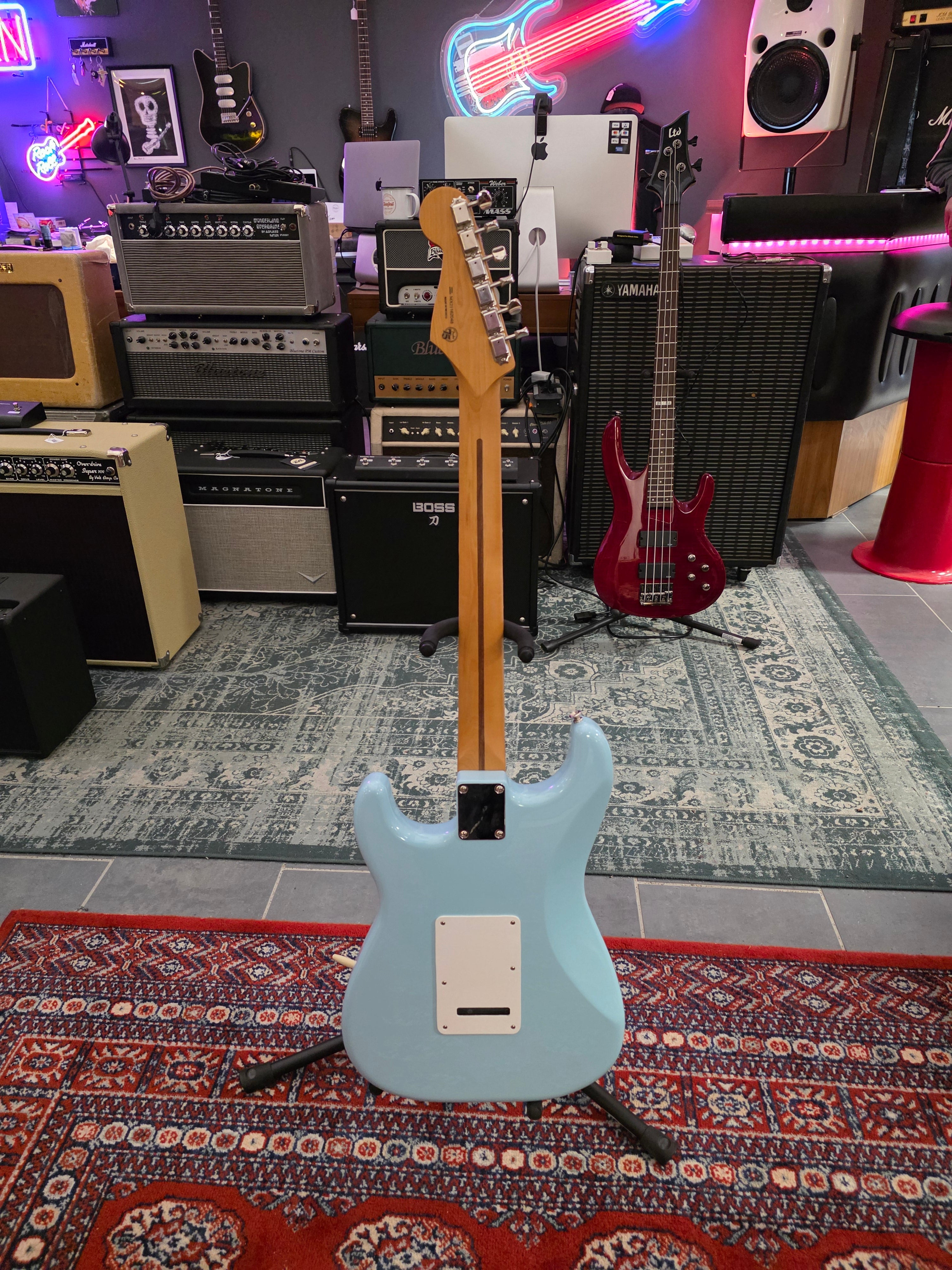 Fender Vintera 50s Strat Mod Daphne Blue