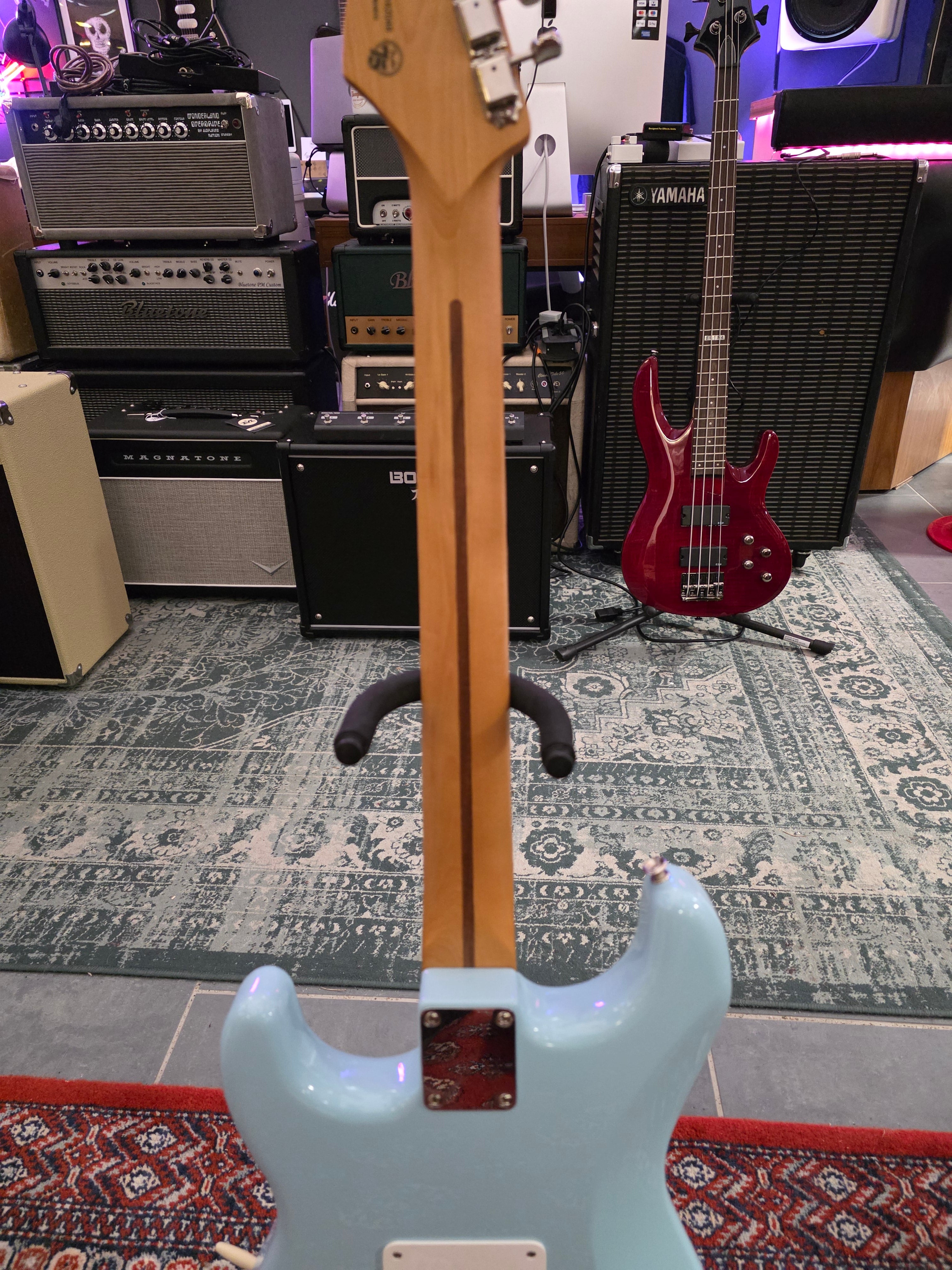 Fender Vintera 50s Strat Mod Daphne Blue