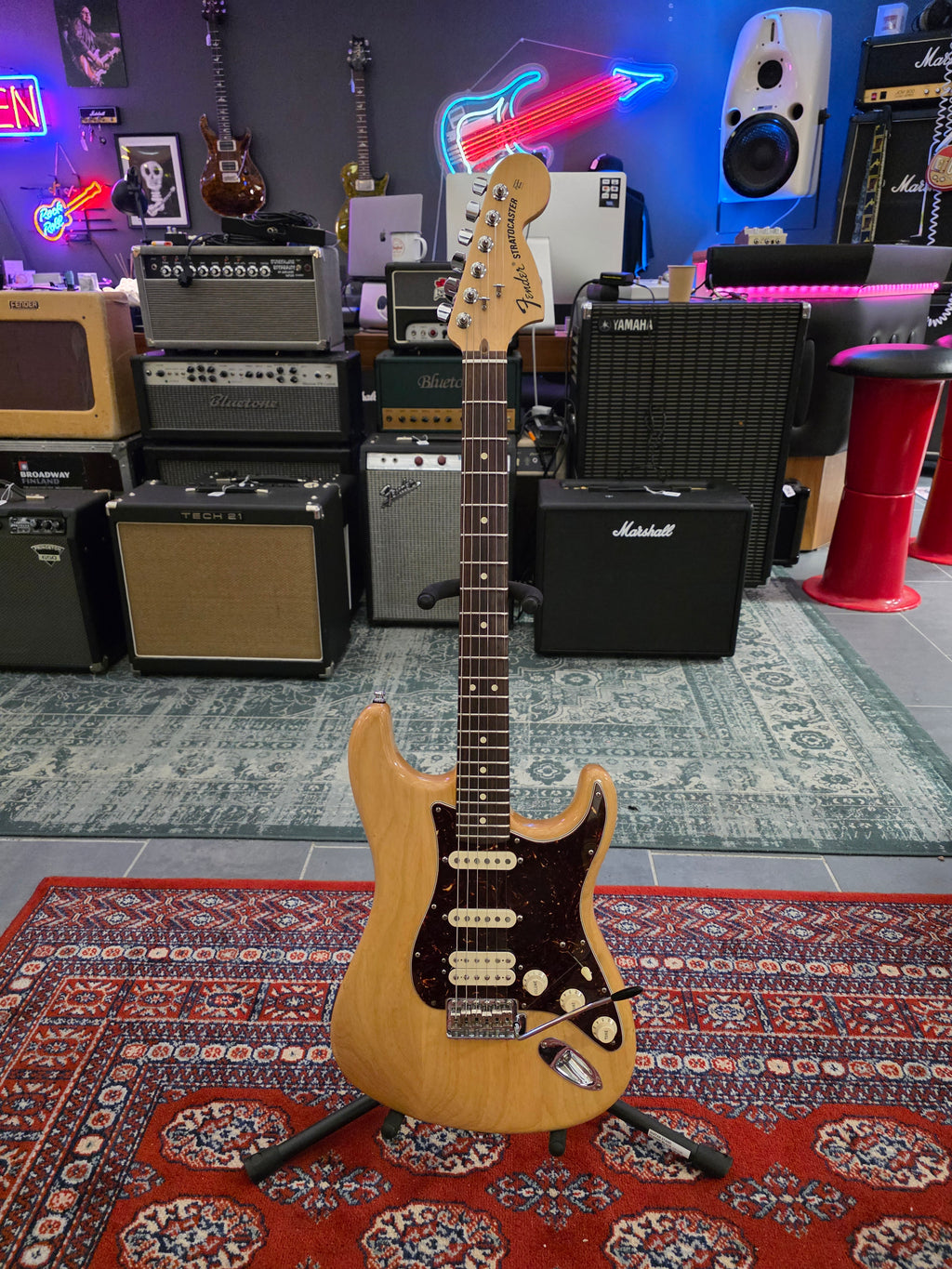 Fender FSR American Special Stratocaster HSS Ash 2012
