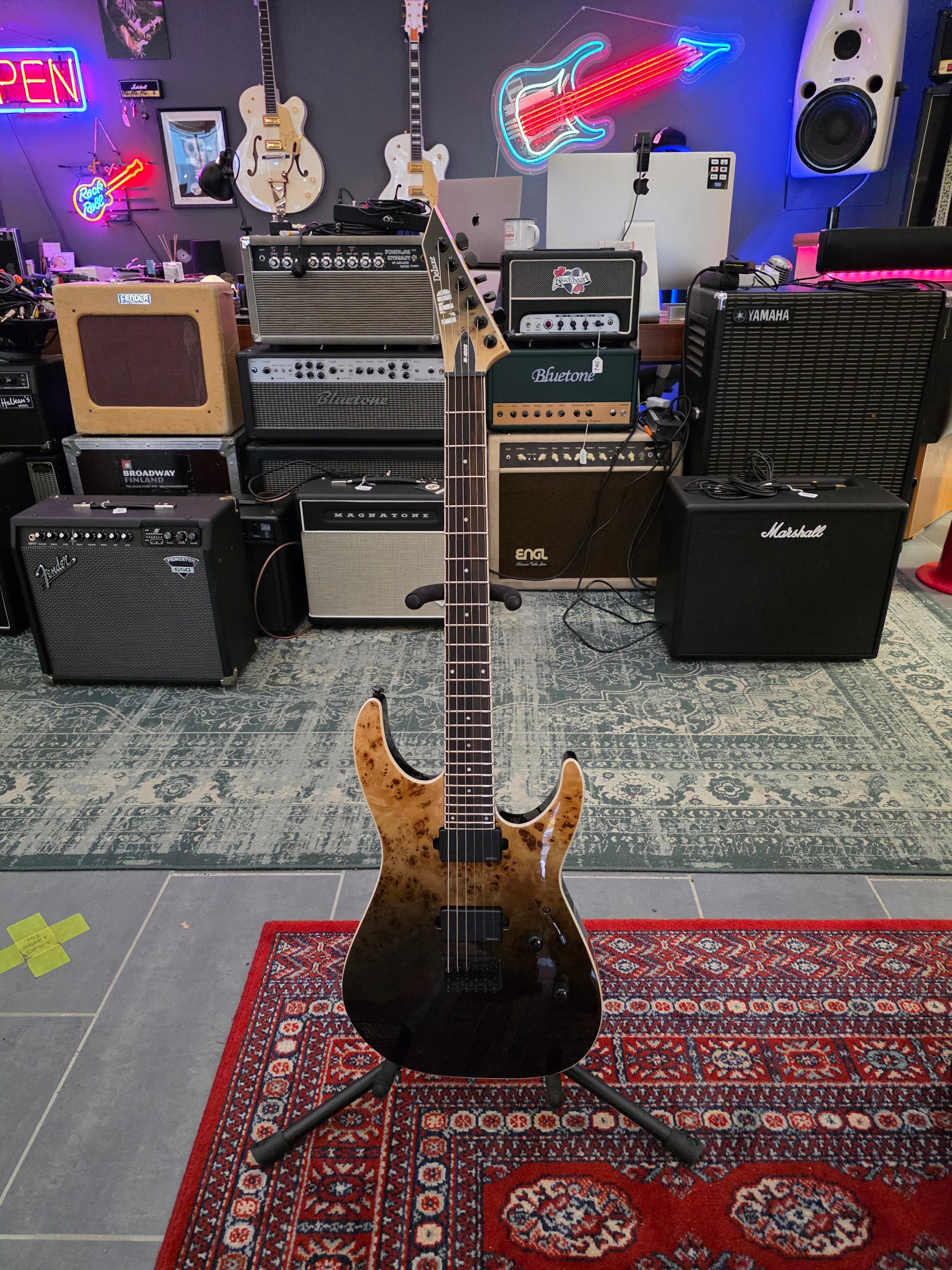 ESP LTD M-1000HT Deluxe Black Fade