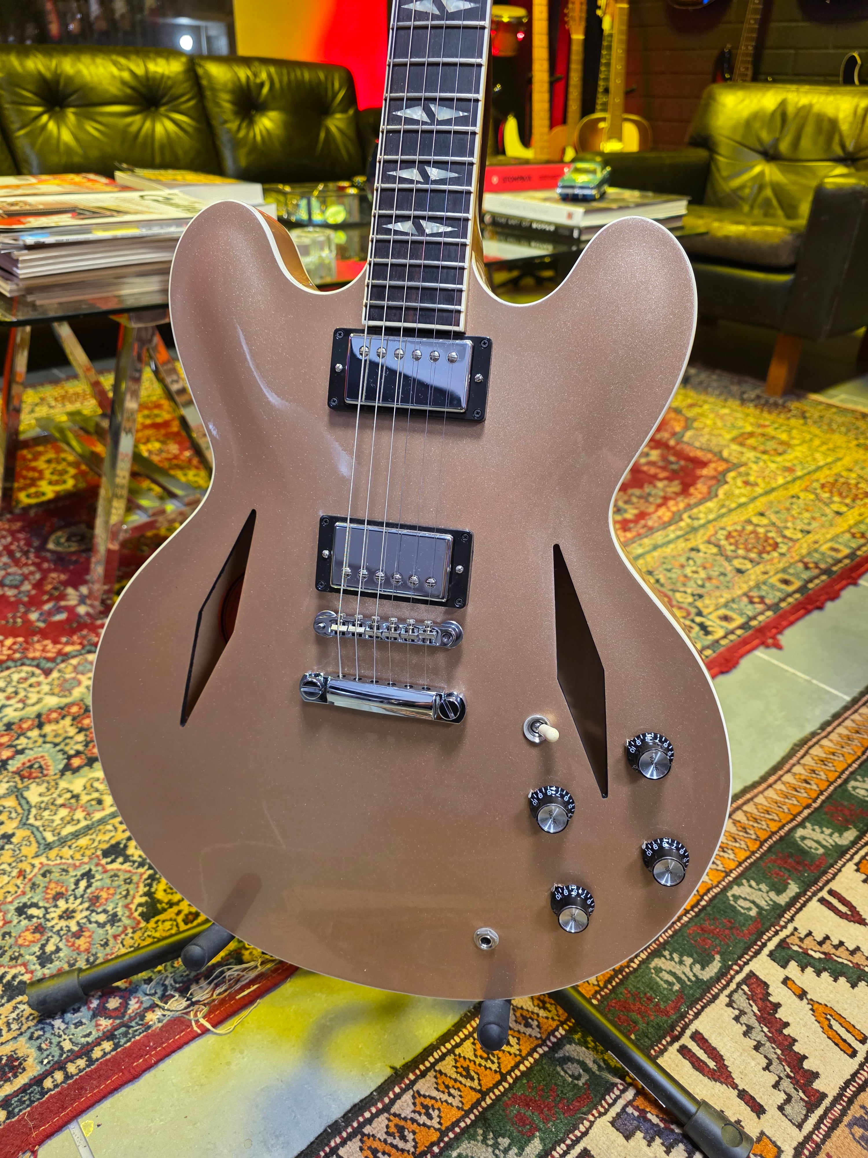 Gibson DG-335 Dave Grohl Signature Metallic Gold 2014