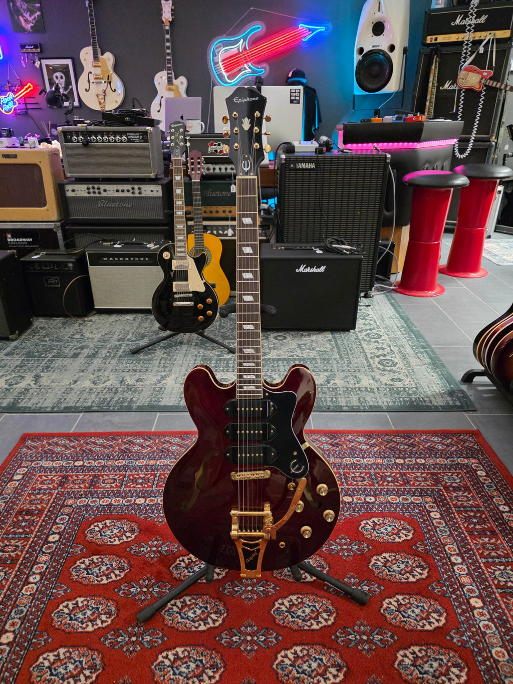 Epiphone Riviera Custom P93 Wine Red