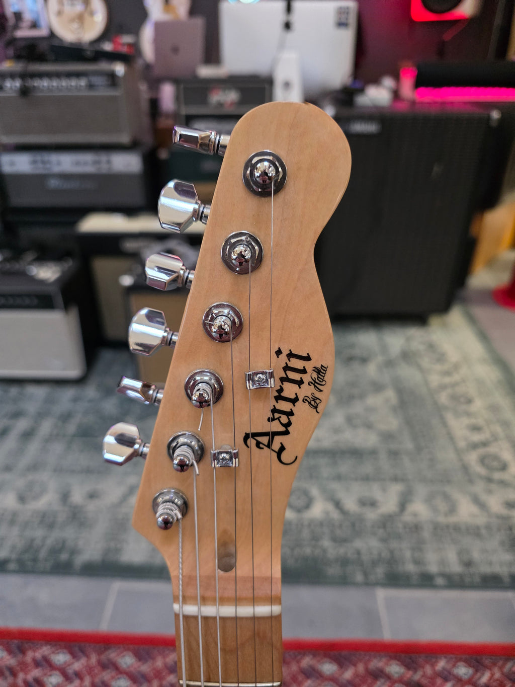 Halla by Aarni Custom Tele-style