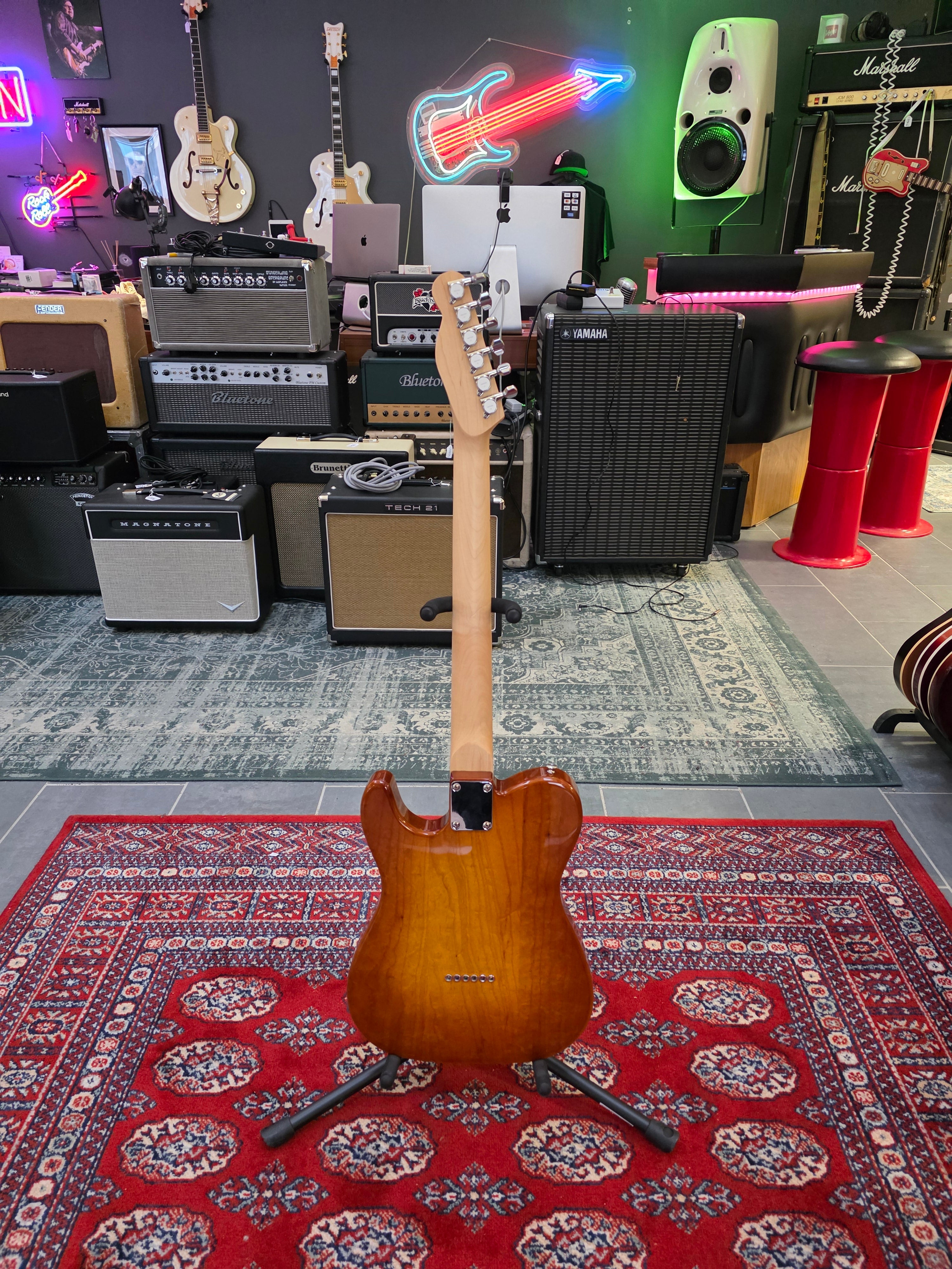 Halla by Aarni Custom Tele-style