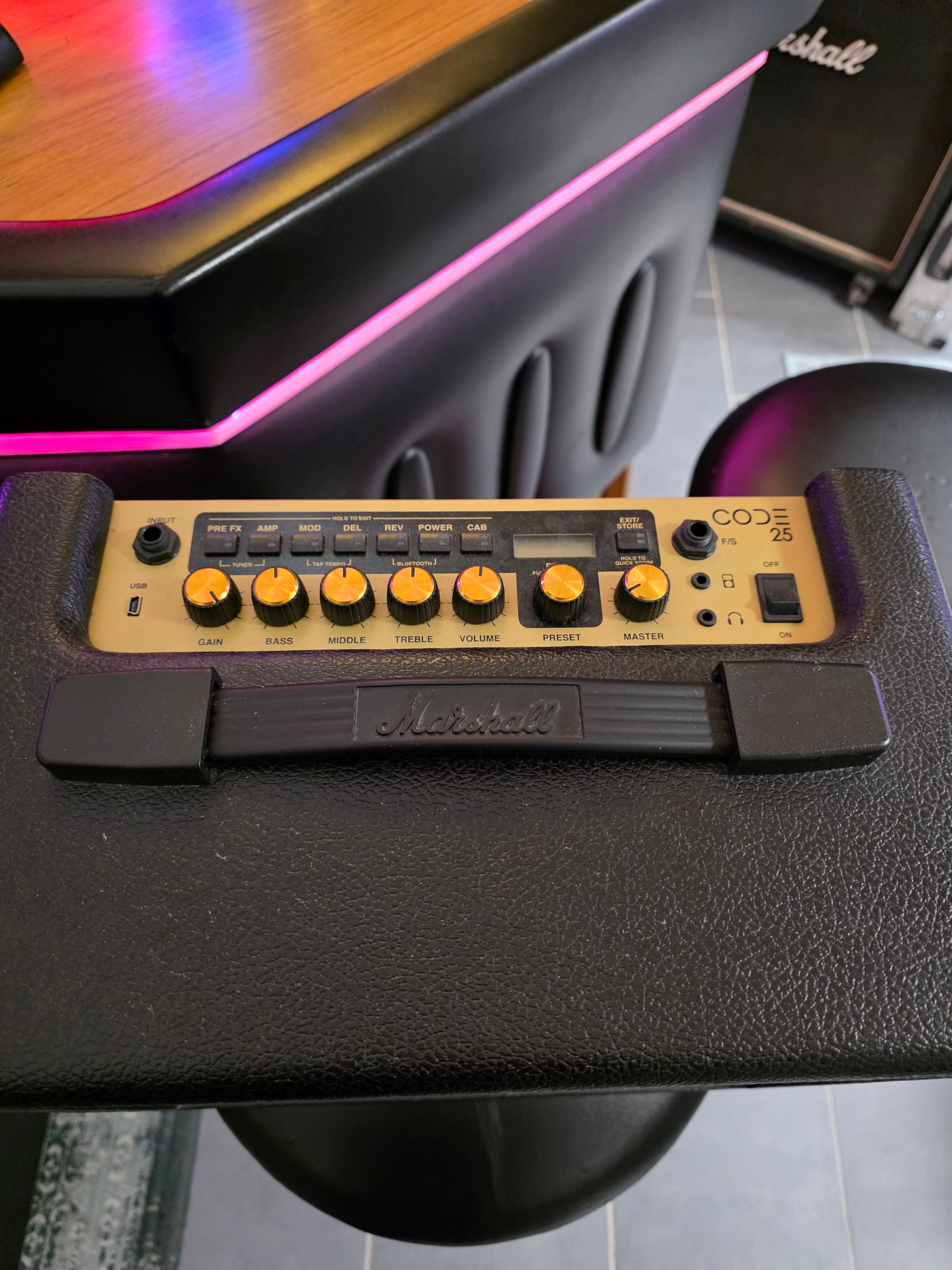 Marshall Code 25 w/ Programmable Footswitch