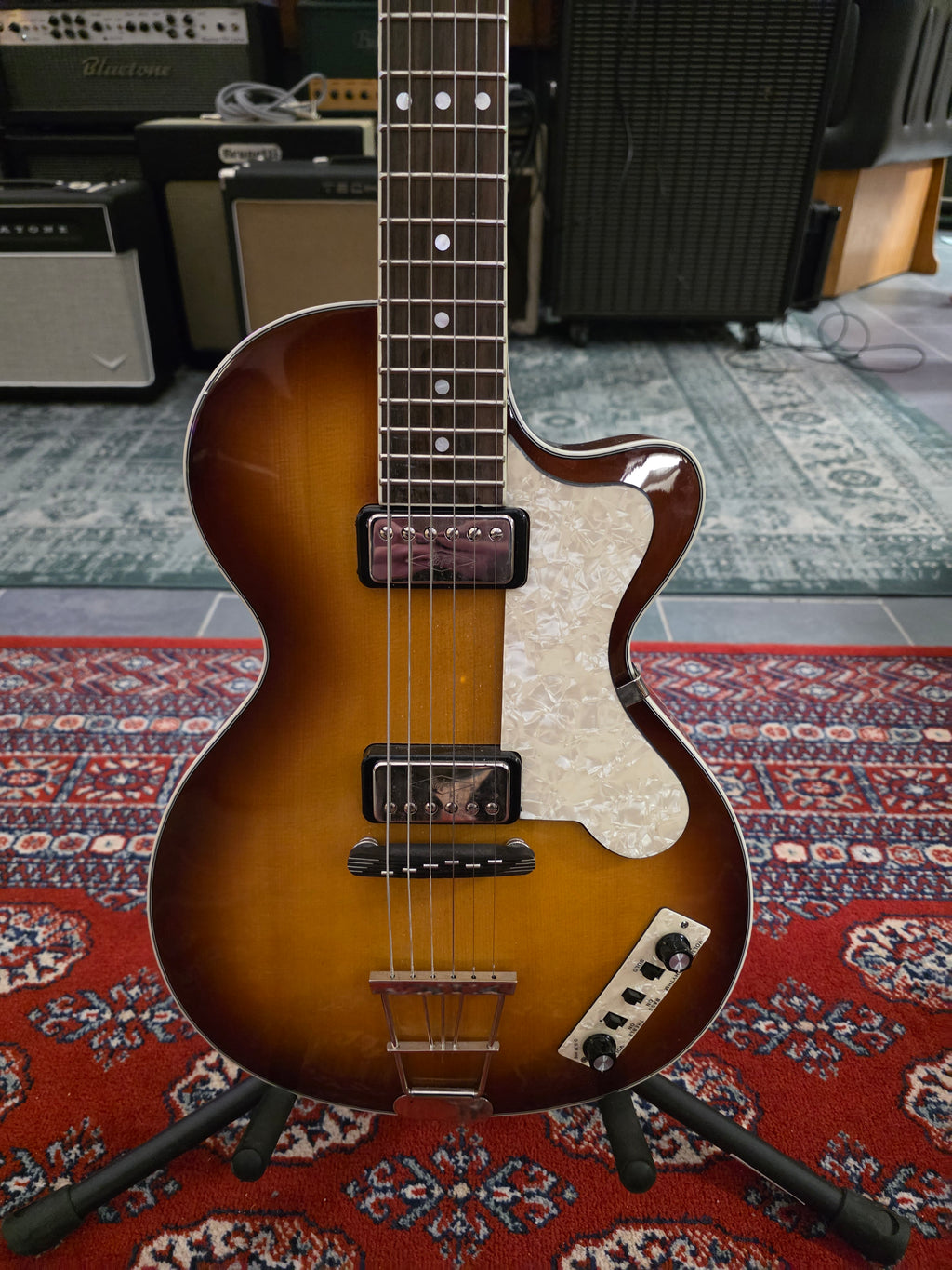 Höfner Contemporary Series Club