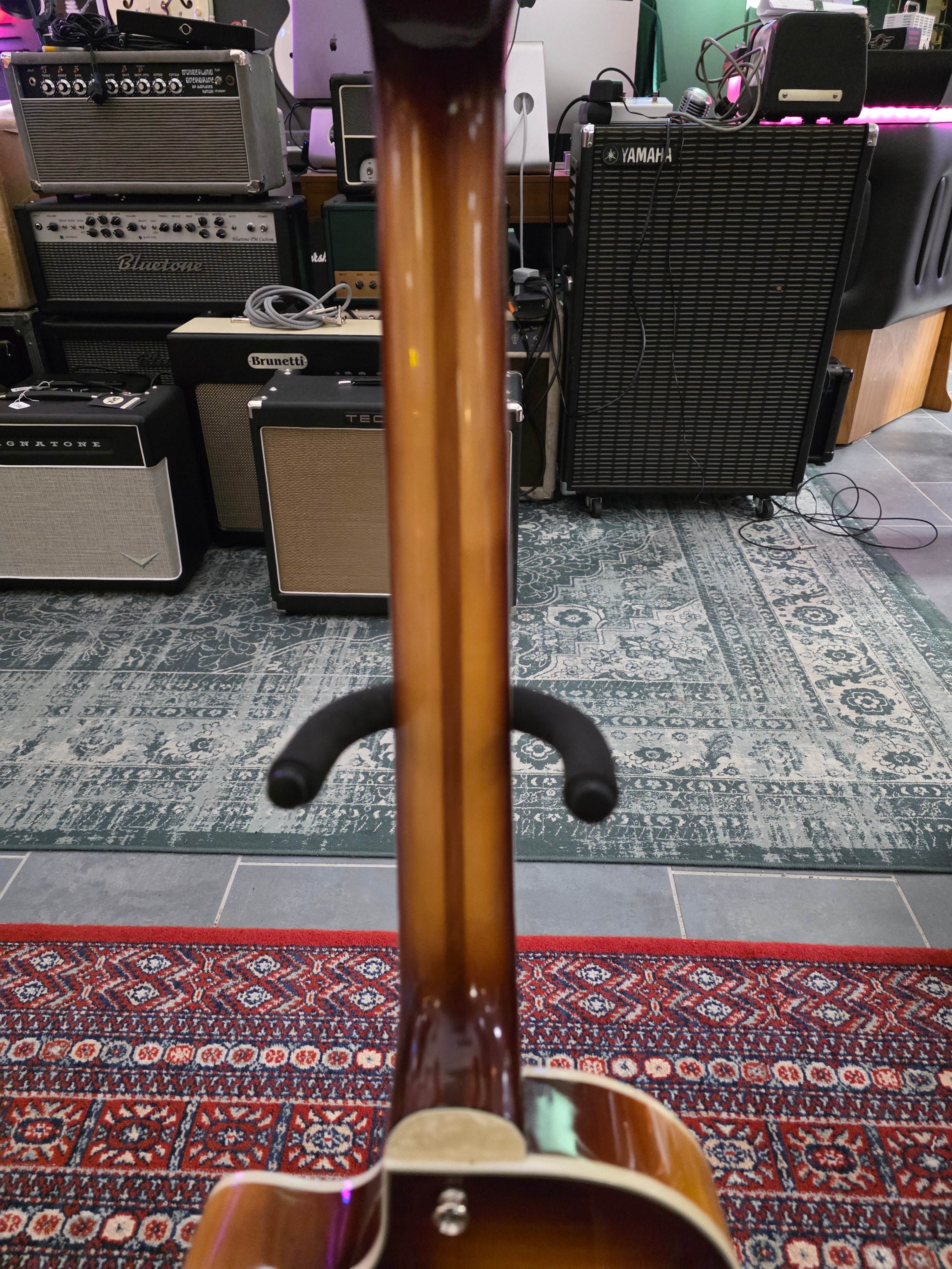 Höfner Contemporary Series Club