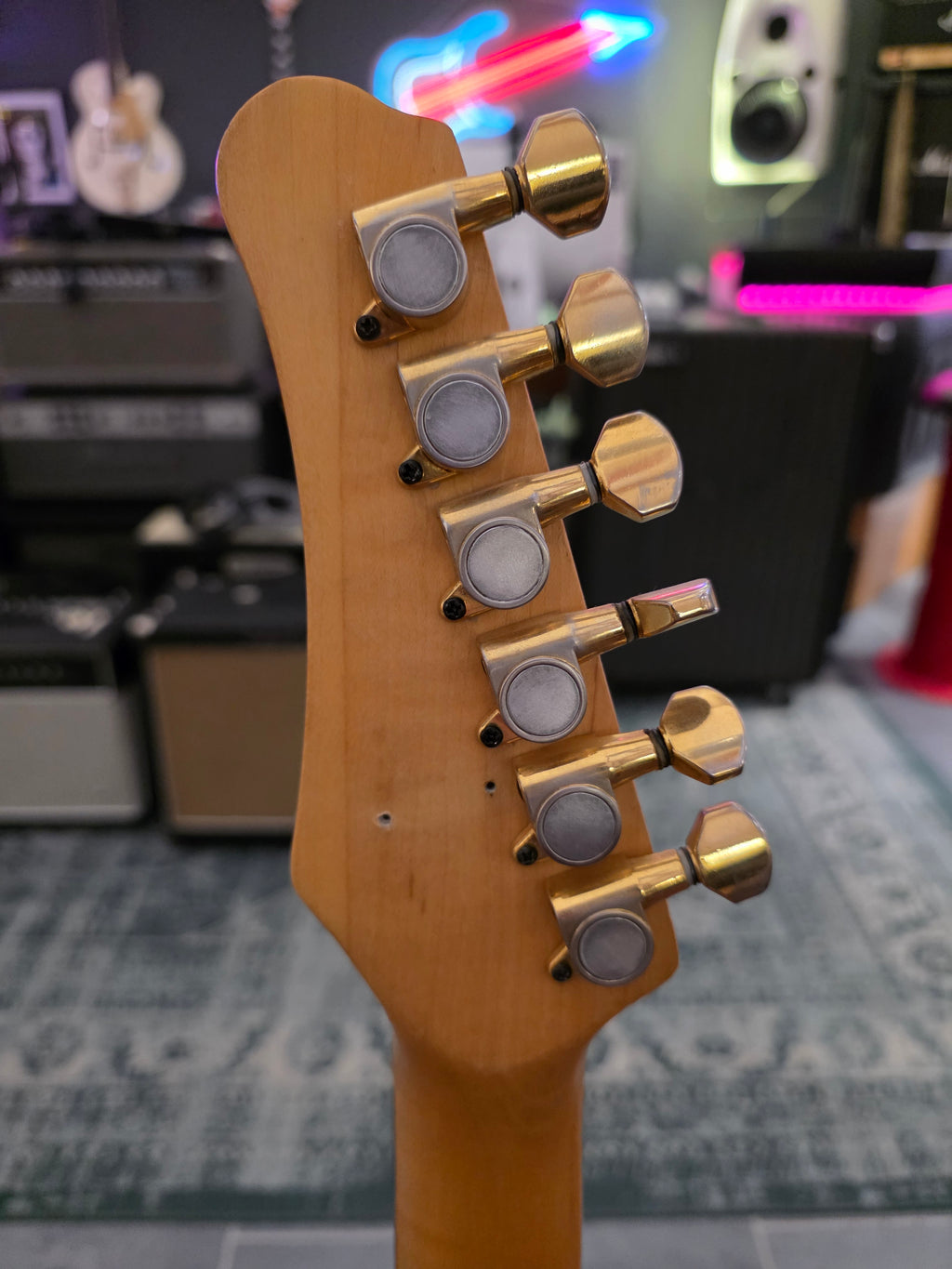 TW Custom Guitars / Valley Arts "LA Studio"