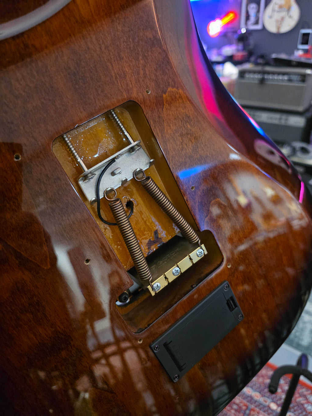 TW Custom Guitars / Valley Arts "LA Studio"