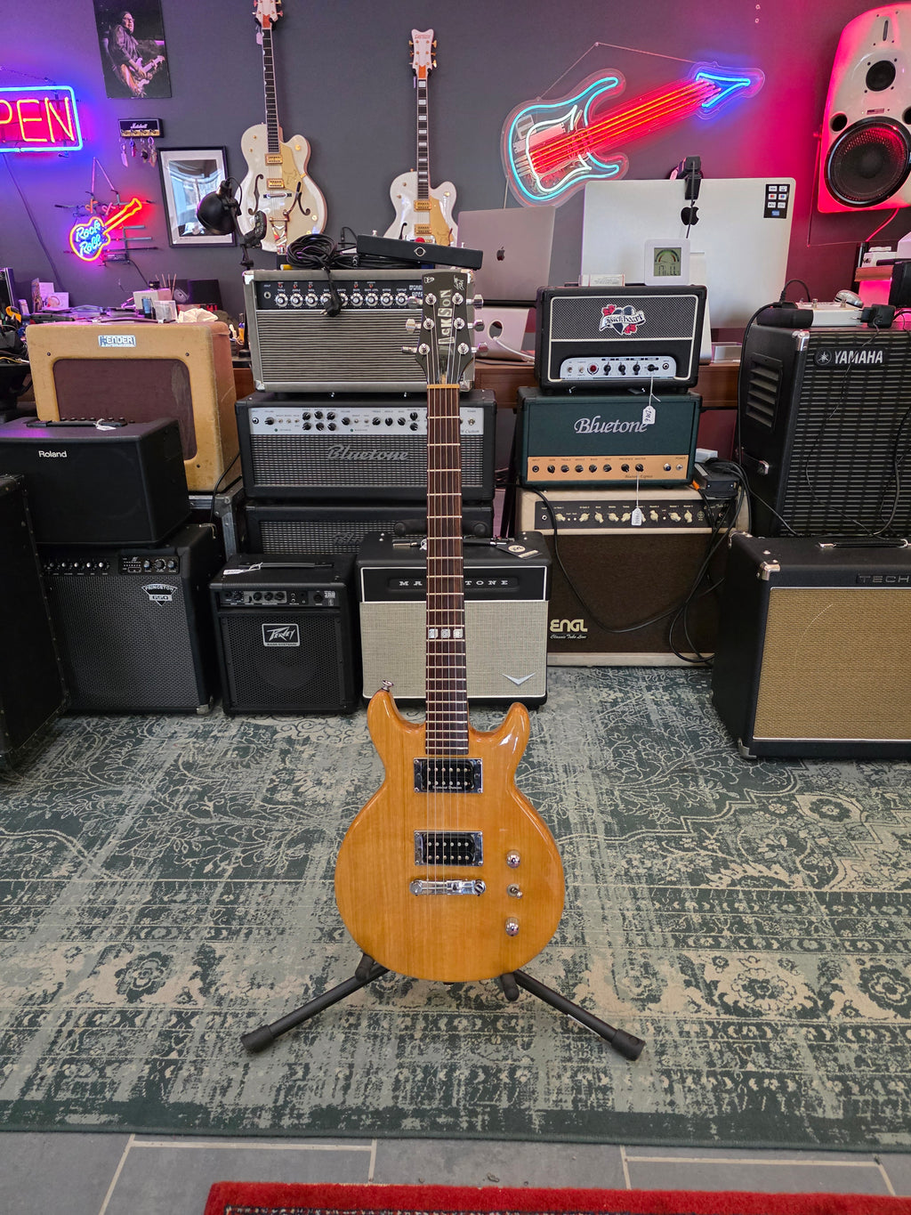 Jackson JJ1 Korina Scott Ian Signature