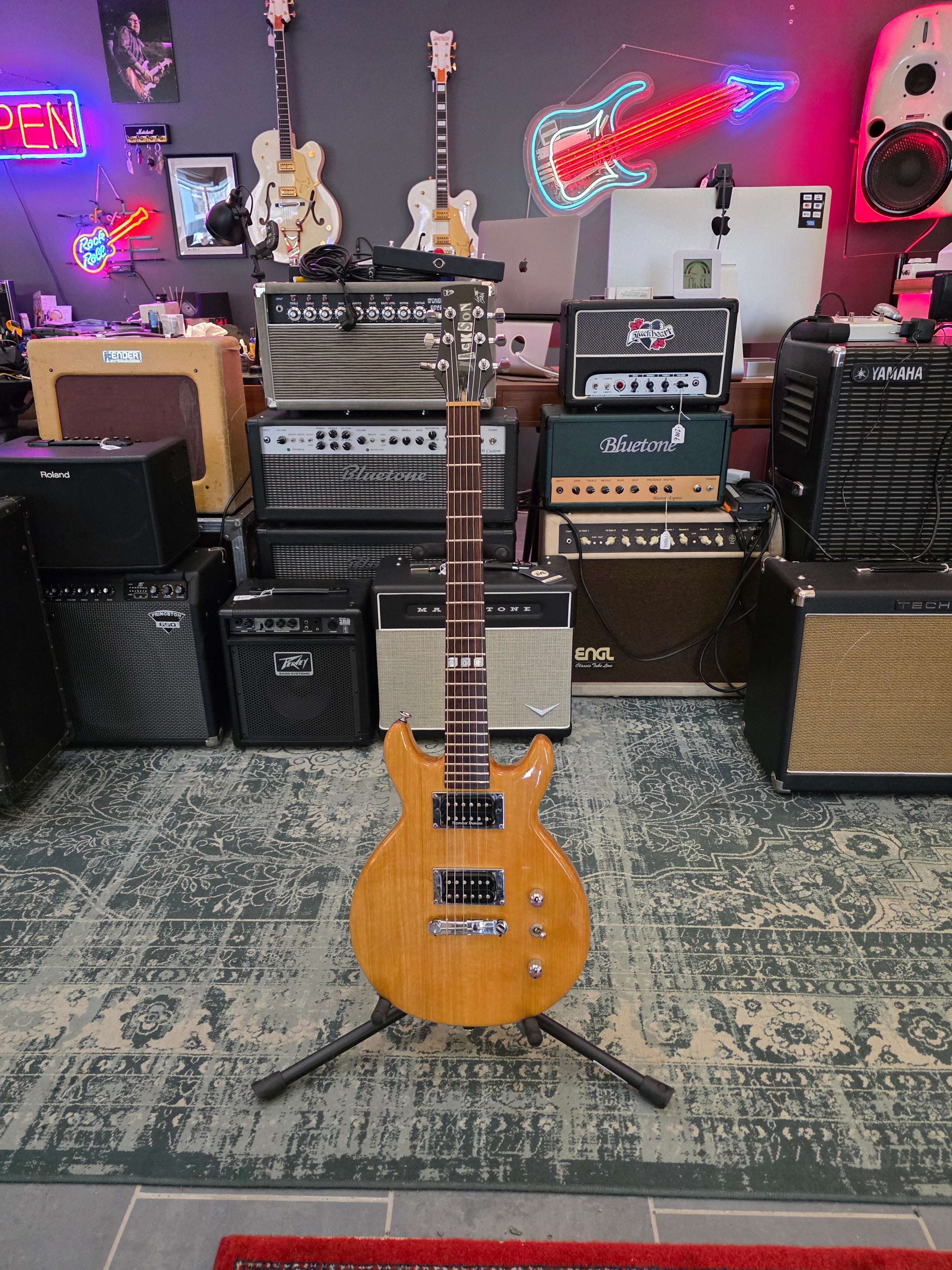 Jackson JJ1 Korina Scott Ian Signature