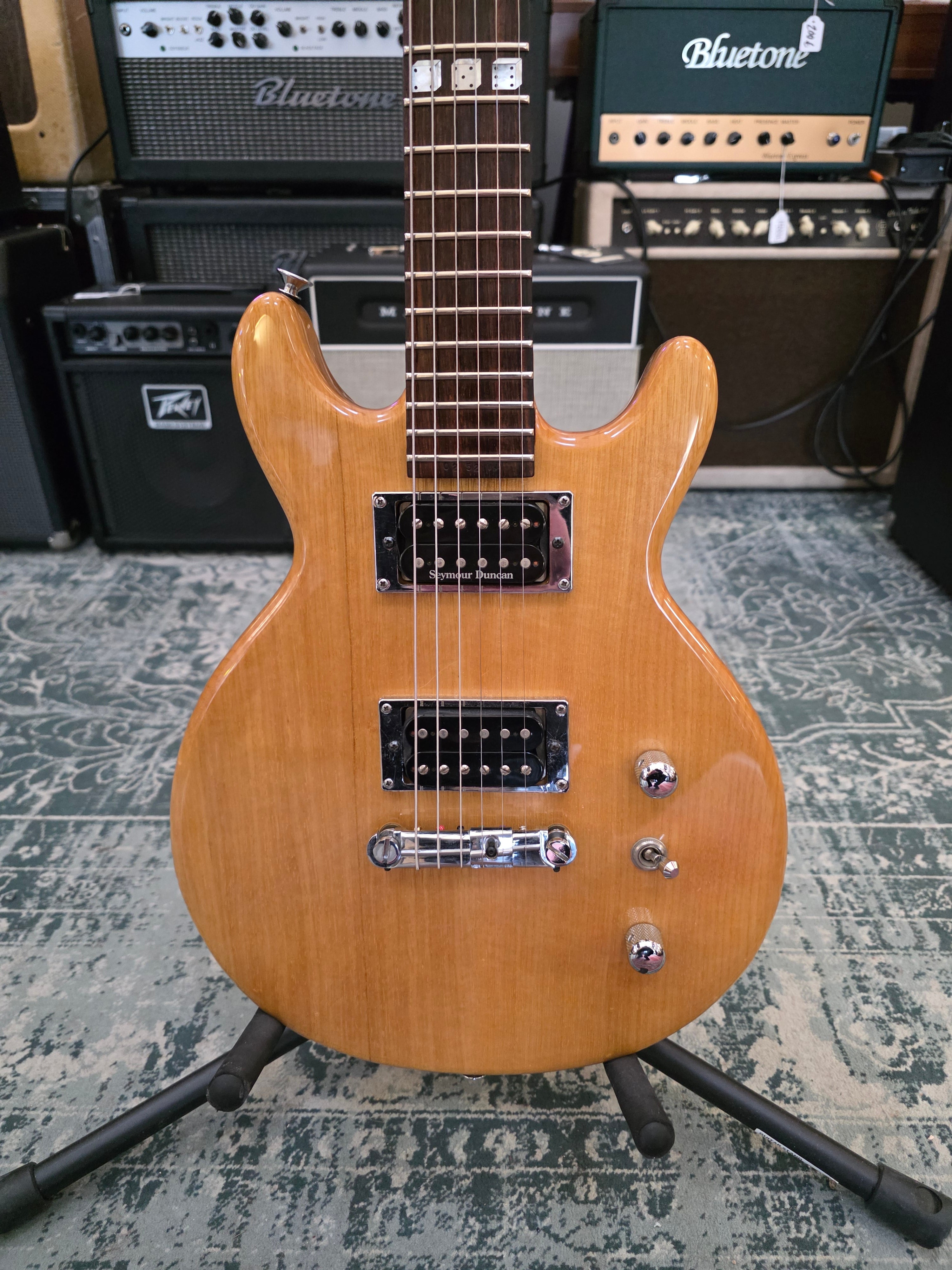 Jackson JJ1 Korina Scott Ian Signature – Tonefest Guitar Gallery