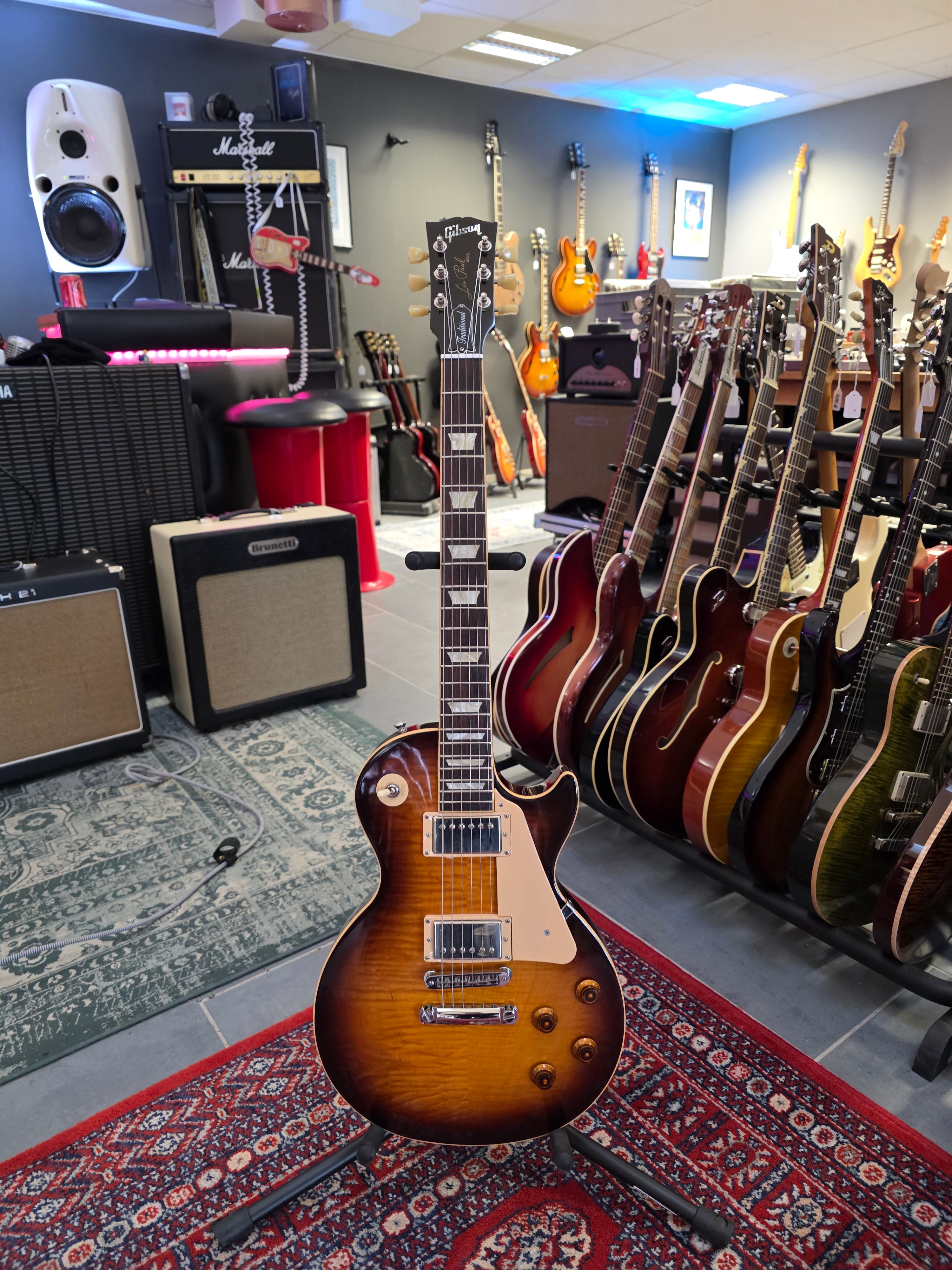 Gibson Les Paul Traditional 2009 – Tonefest Guitar Gallery