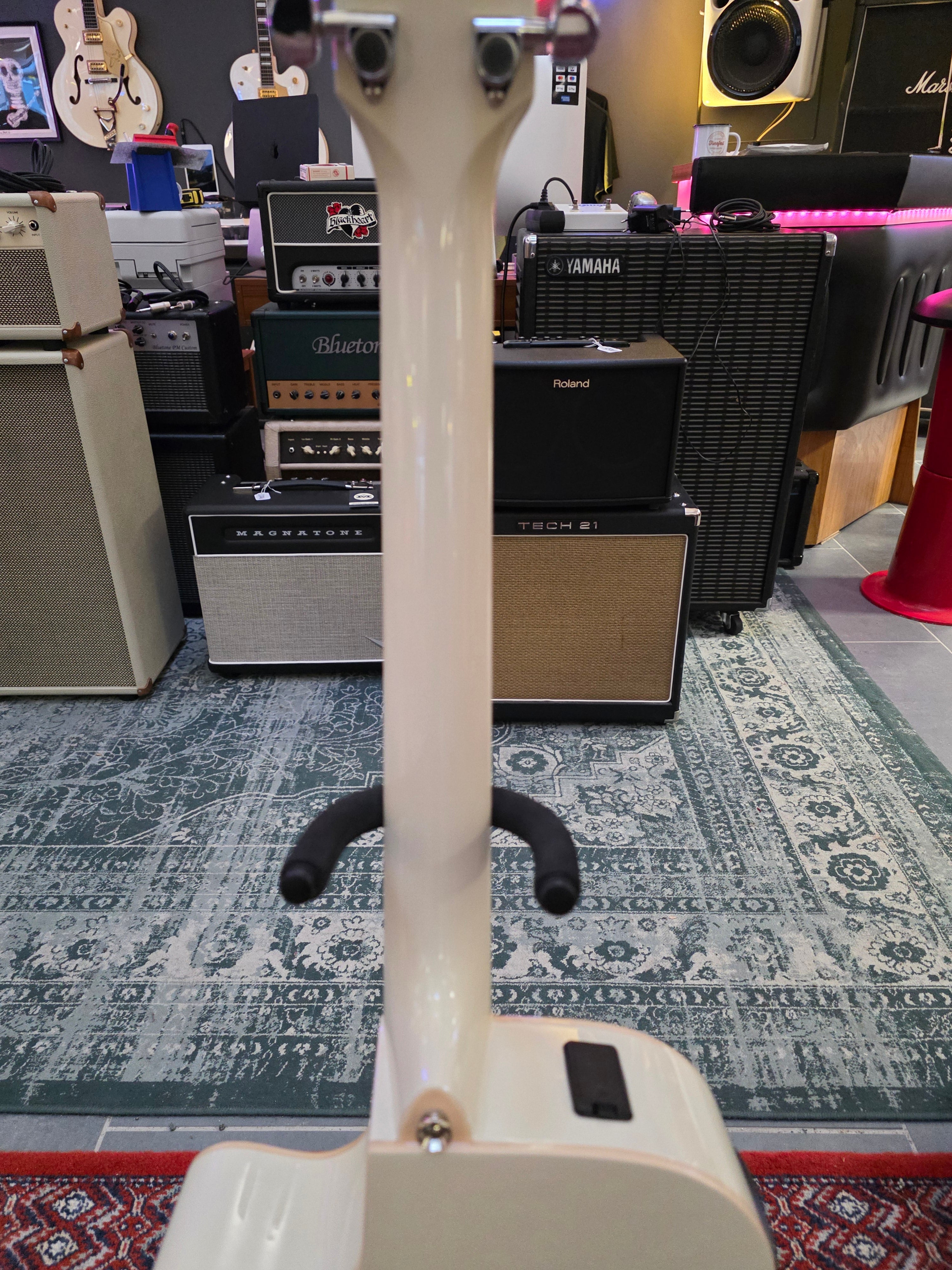 Yamaha APX600 Vintage White