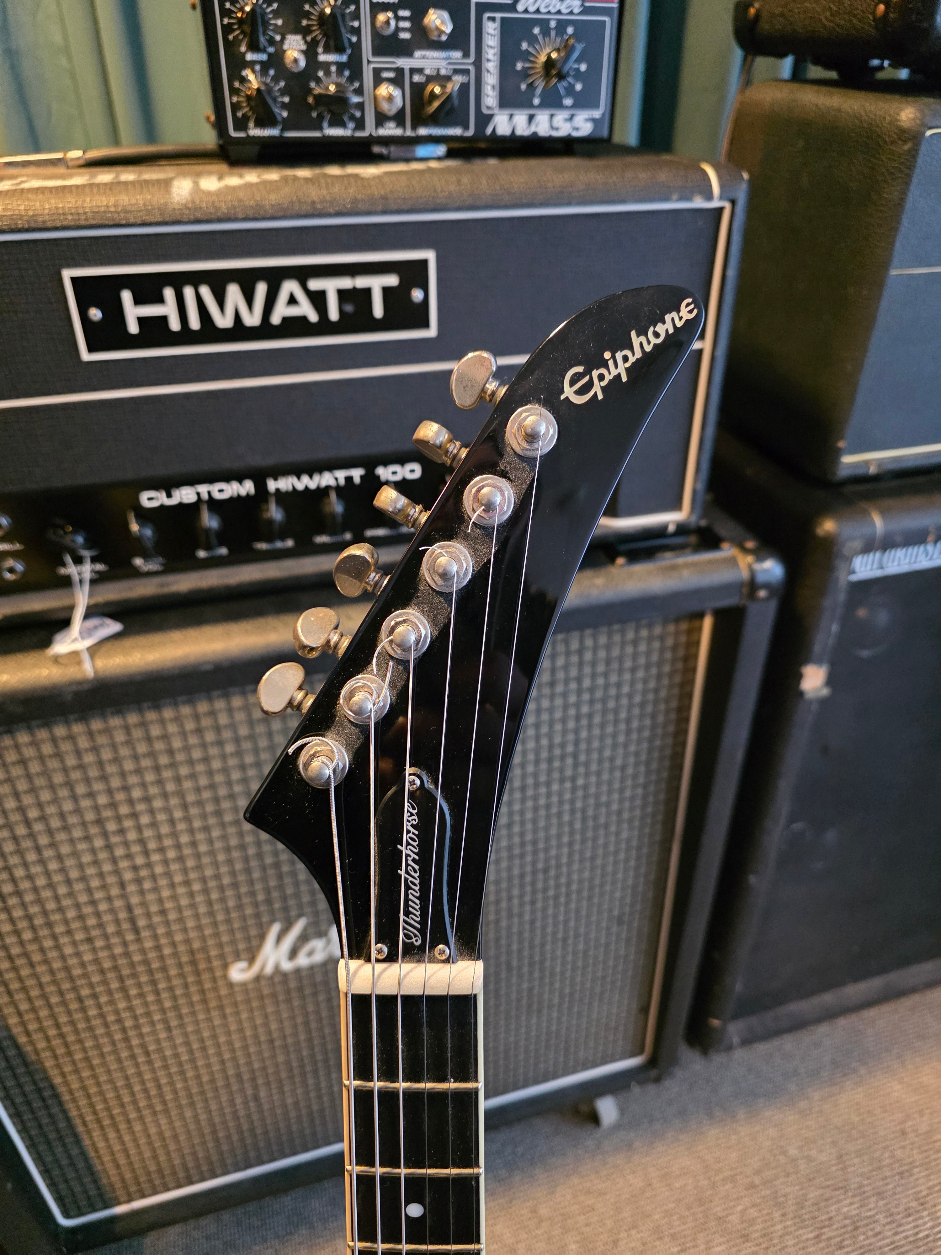 Epiphone Brendon Small Signature Thunderhorse Explorer