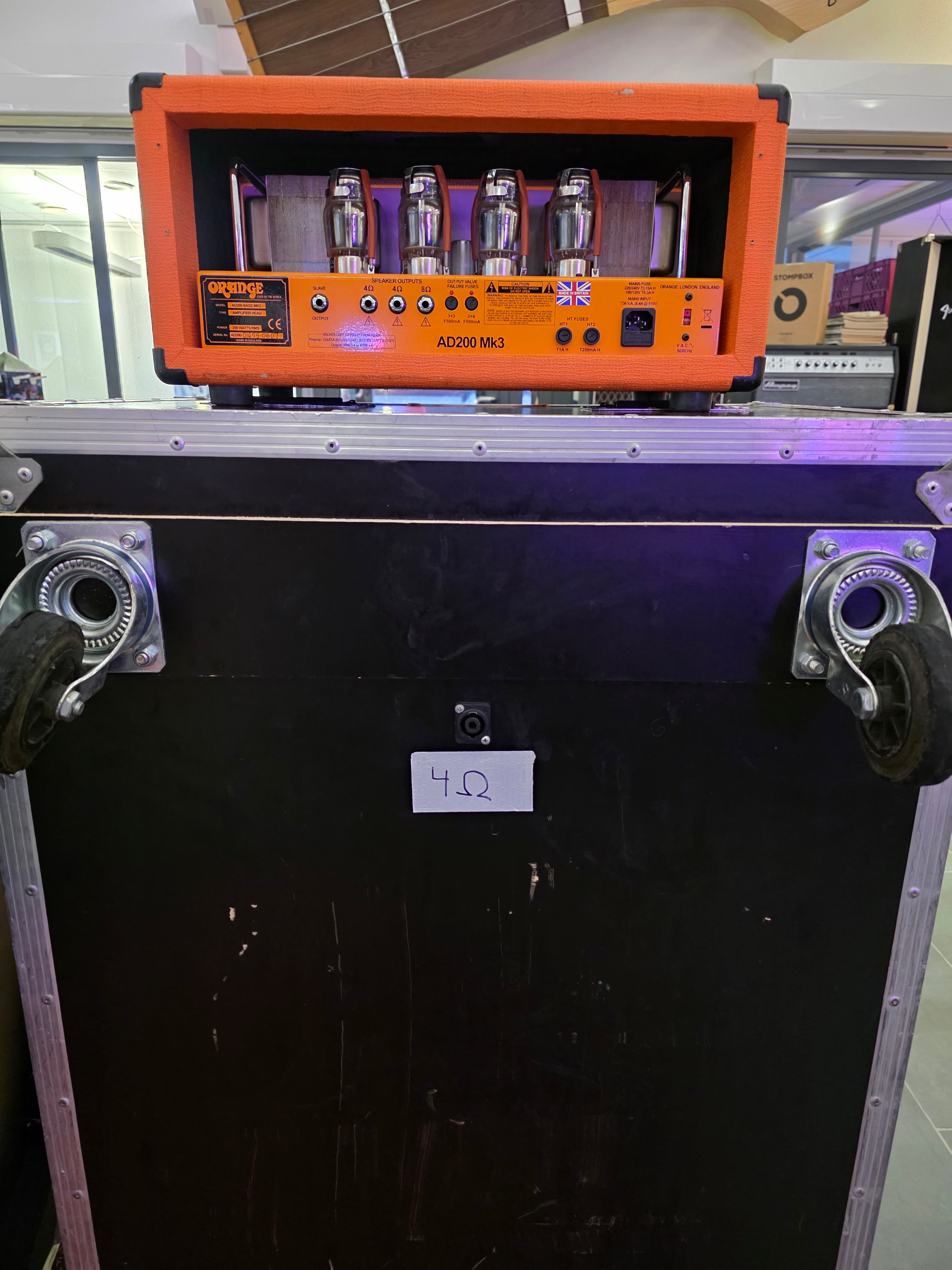 Orange AD-200 MK III w/ OBC810 w/ Flightcase