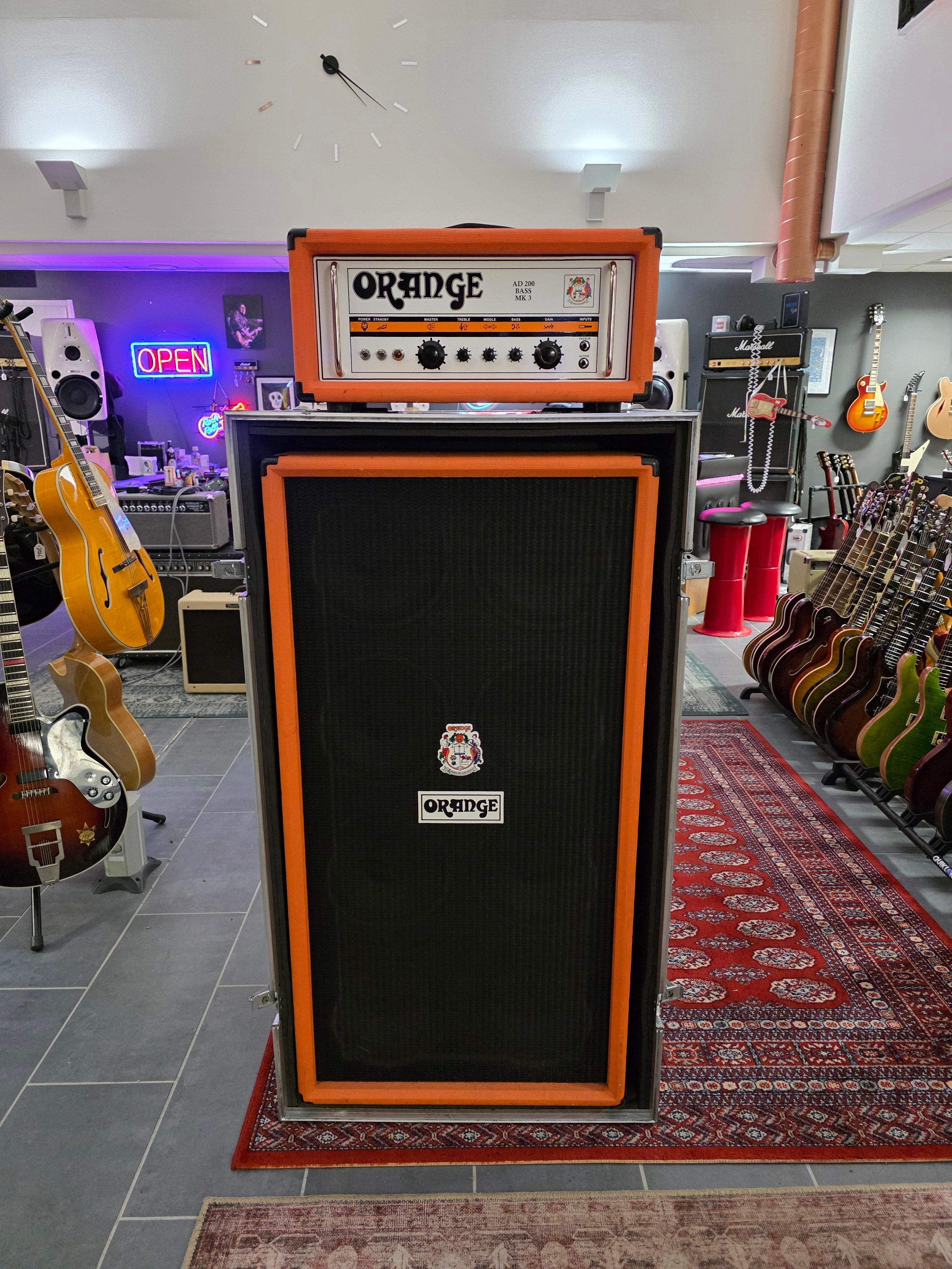 Orange AD-200 MK III w/ OBC810 w/ Flightcase