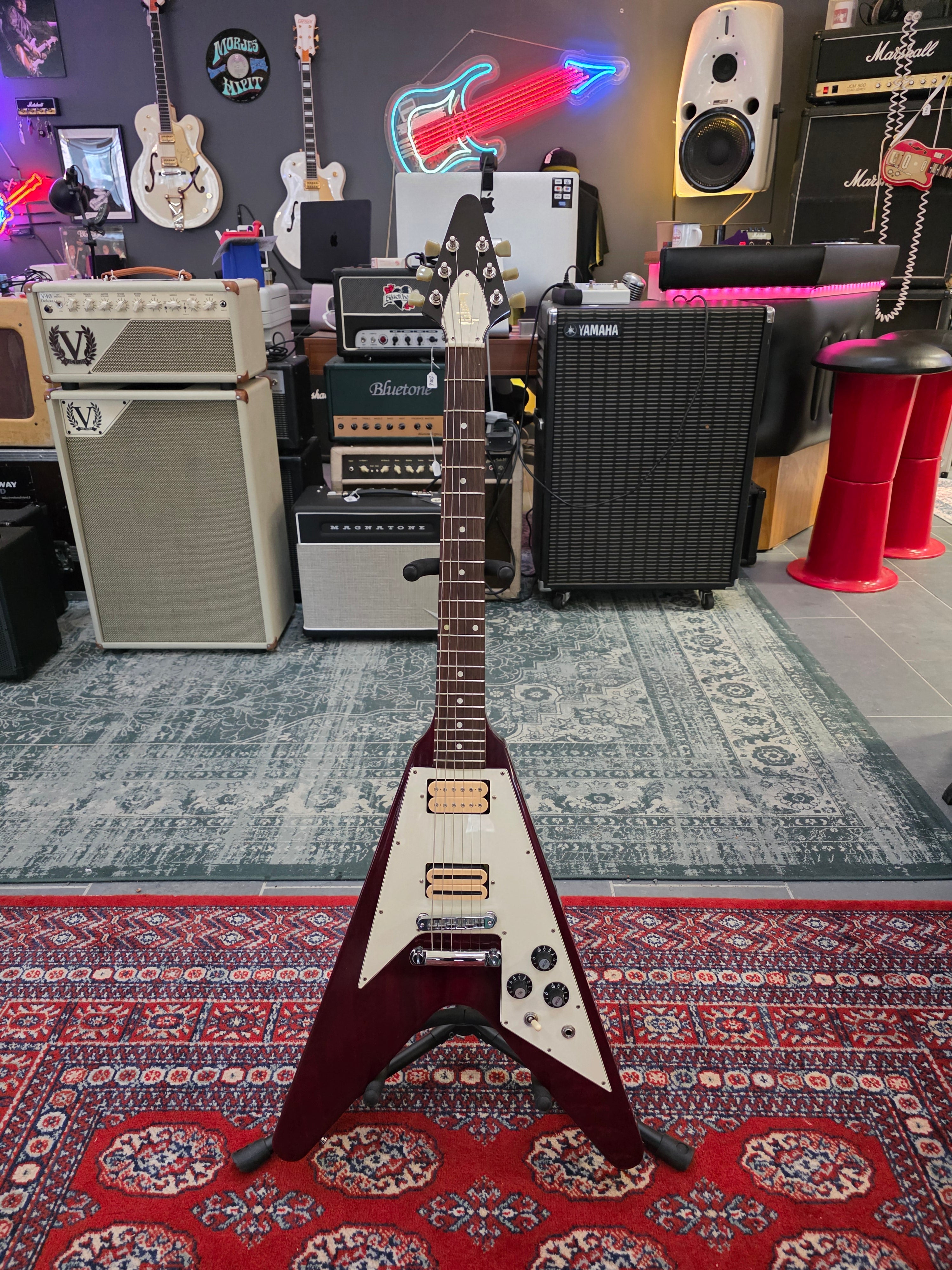 Gibson Flying V 67 2005 Cherry – Tonefest Guitar Gallery